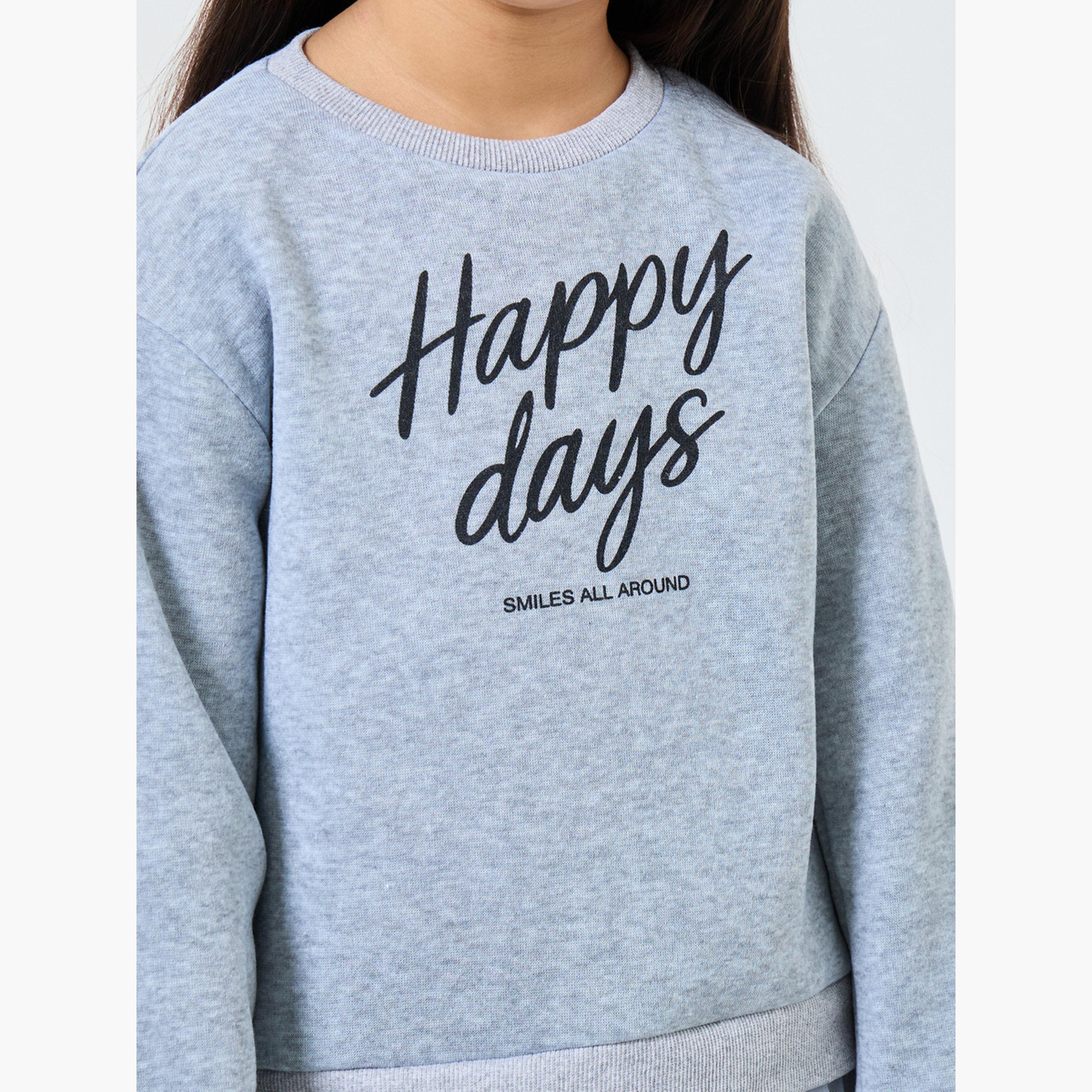 ستايلي - سويت شيرت رمادي مطبوع عليه شعار للبنات مع بطانة شبكية-girls-clothing-winterwear-sweatshirts-image-3