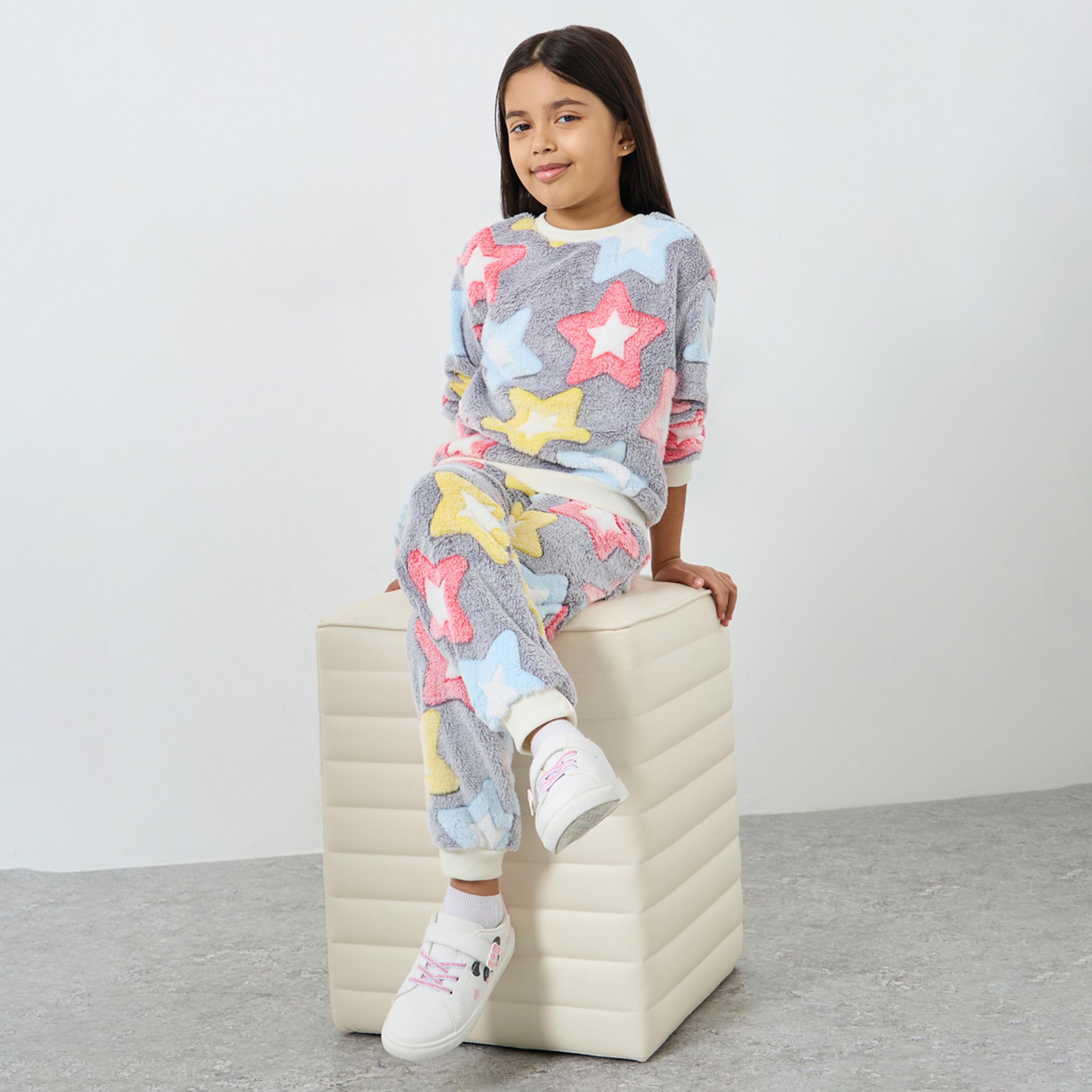 ستايلي - طقم سويت شيرت وبنطال رياضي من الفرو الصناعي بطبعة نجوم للبنات-girls-clothing-setsandcoords-image-1