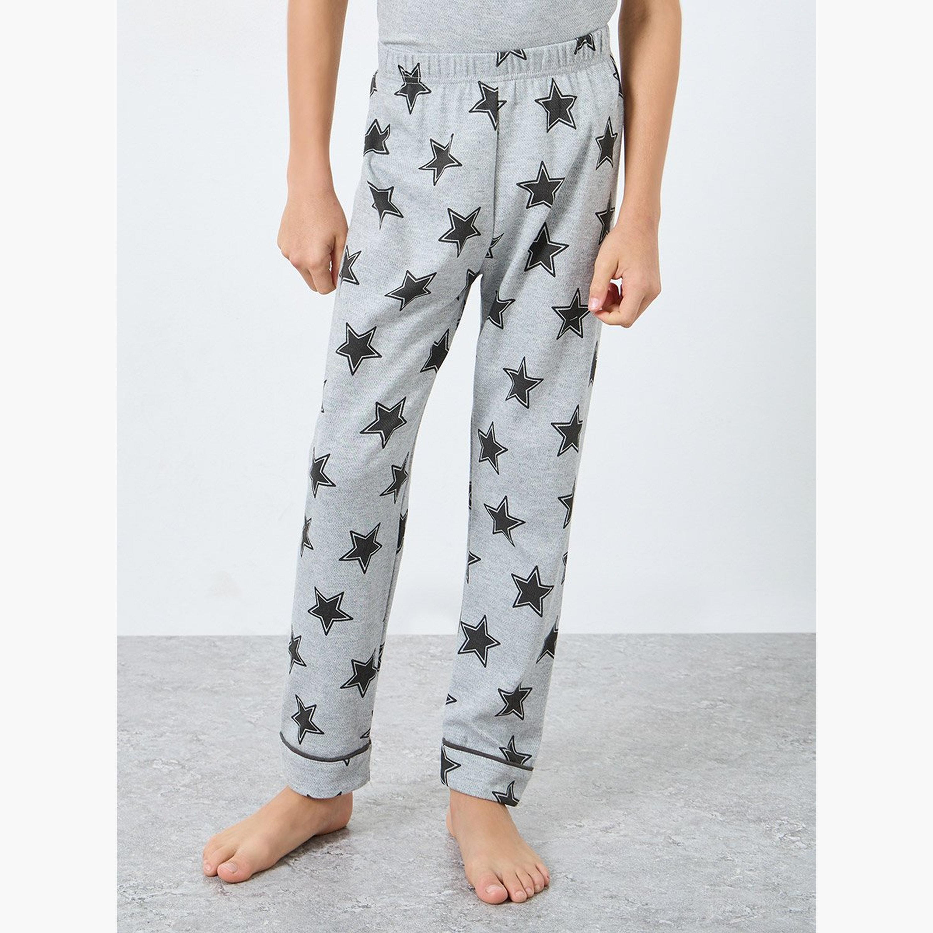 طقم بيجاما من بنطال وتيشيرت بطبعة نجوم-boys-clothing-nightwear-image-5