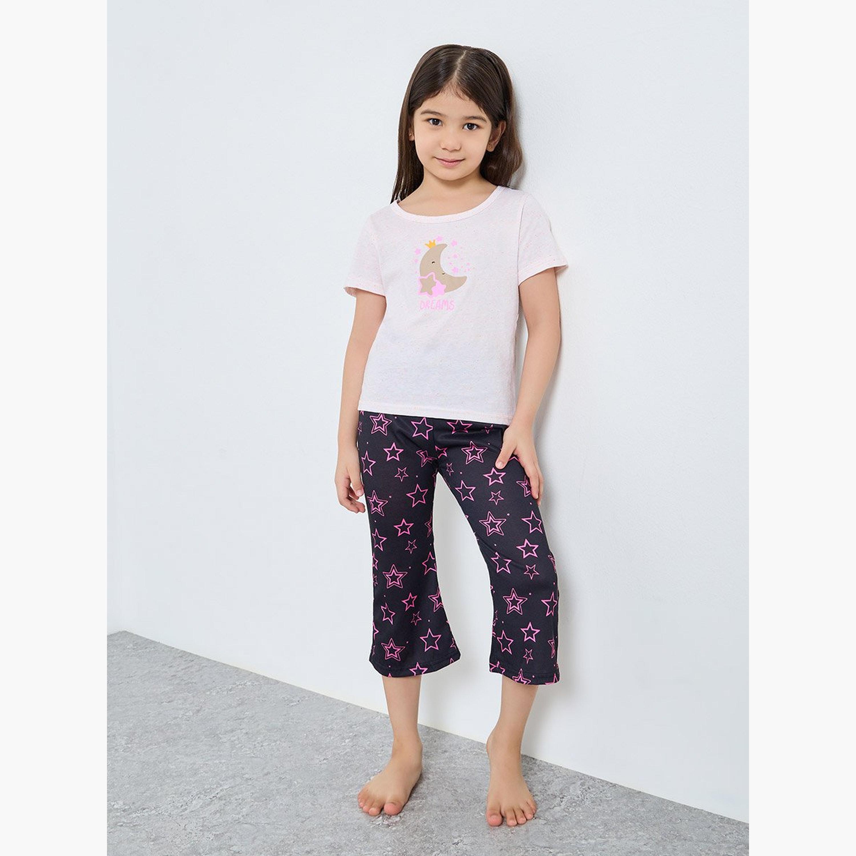 طقم من بنطال وتيشيرت بطبعة جرافيك-girls-clothing-nightwear-image-1