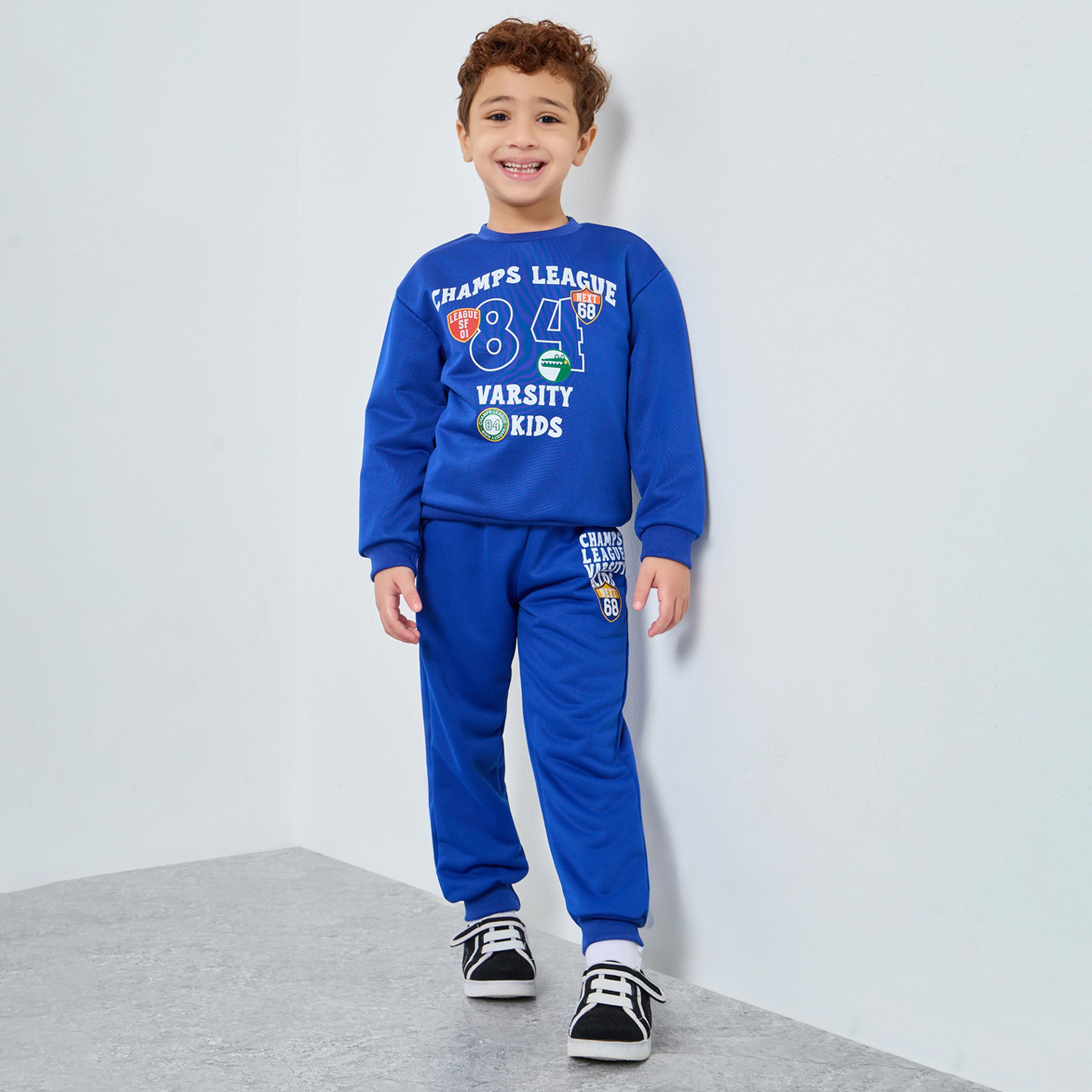 ستايلي - طقم سويت شيرت وبنطال رياضي مطبوع بنقشة لون أزرق للأولاد-boys-clothing-setsandcoords-image-1