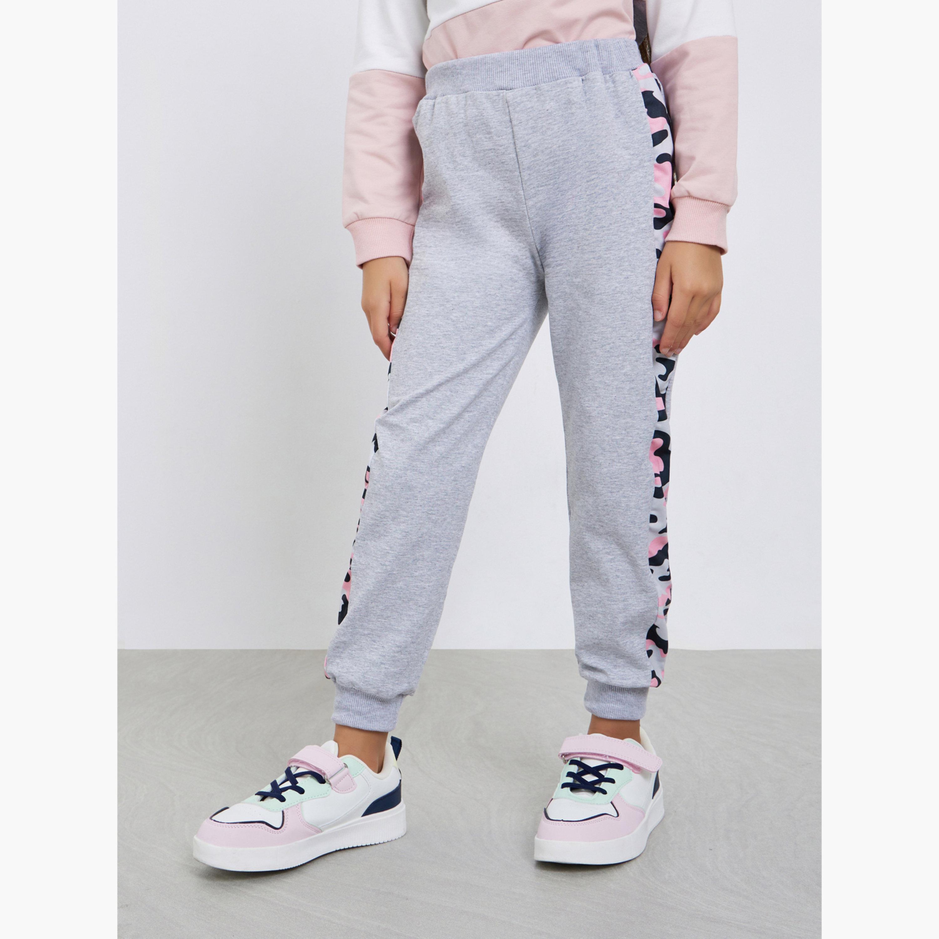 Styli Girls Grey Color Block Sweatshirt and Joggers Set-girls-clothing-setsandcoords-image-5