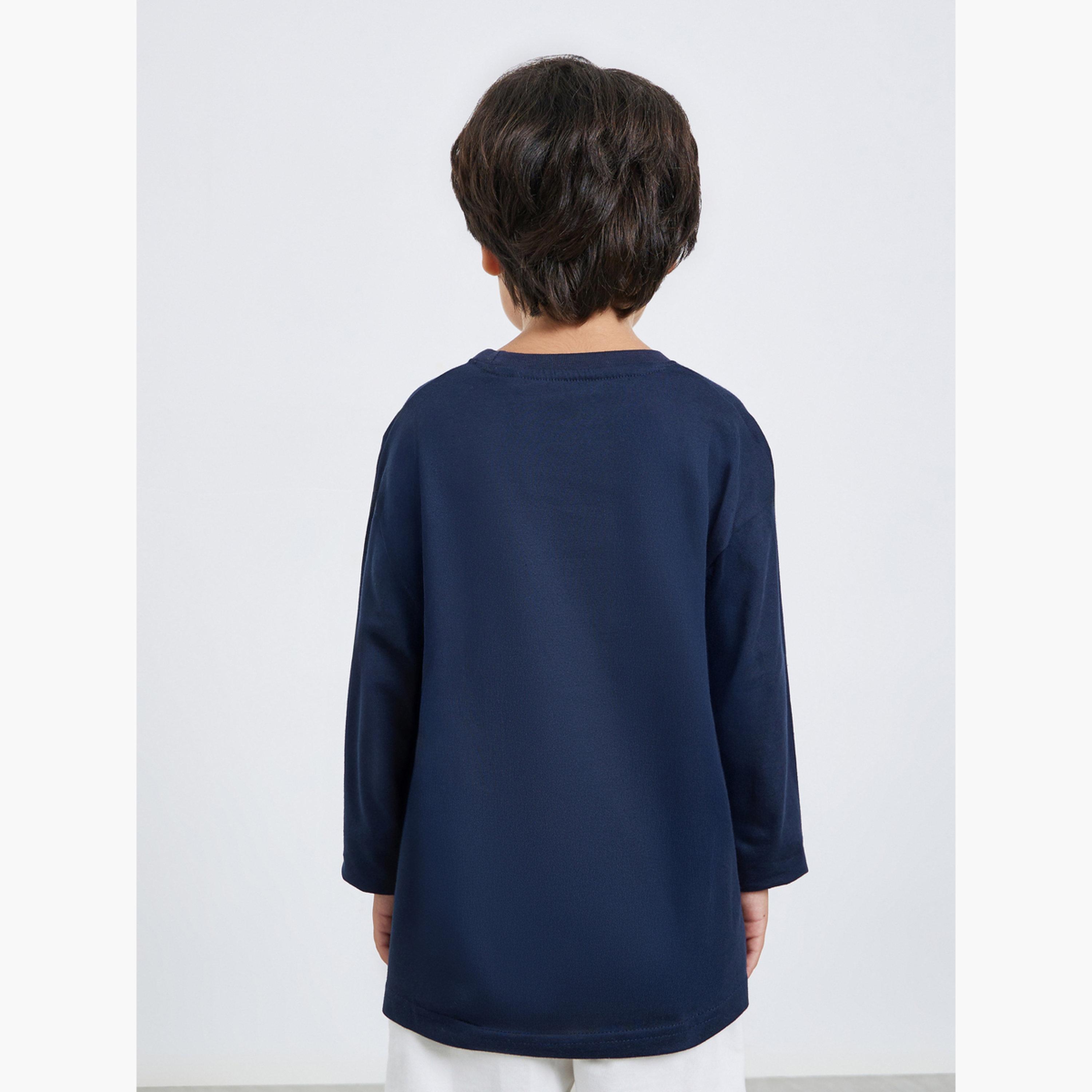 تيشيرت بأكمام طويلة بطبعة شعار-boys-clothing-tshirtsandpolos-image-4