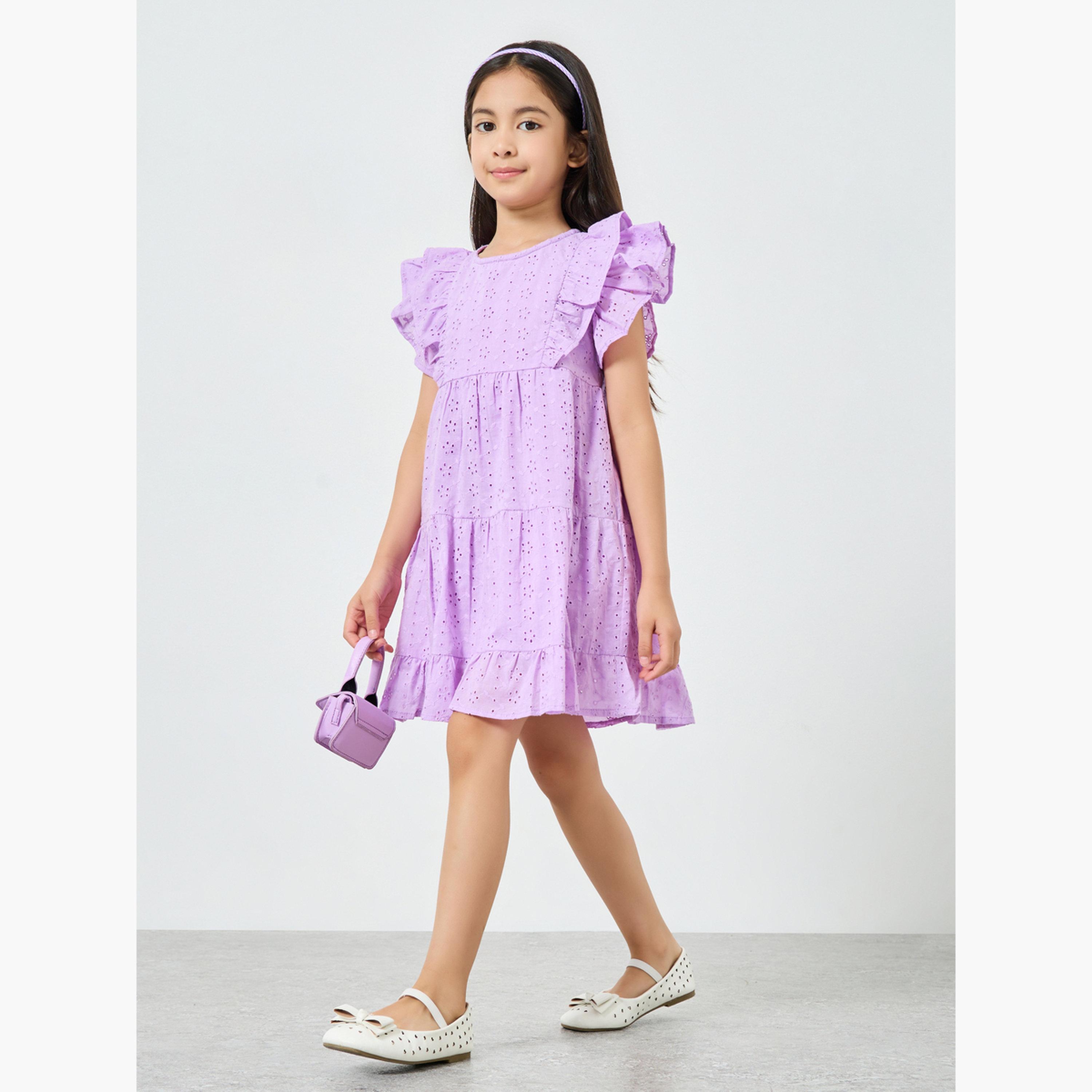 فستان بتطريز شيفلي وتفاصيل كشكش-girls-clothing-dressesandjumpsuits-image-2