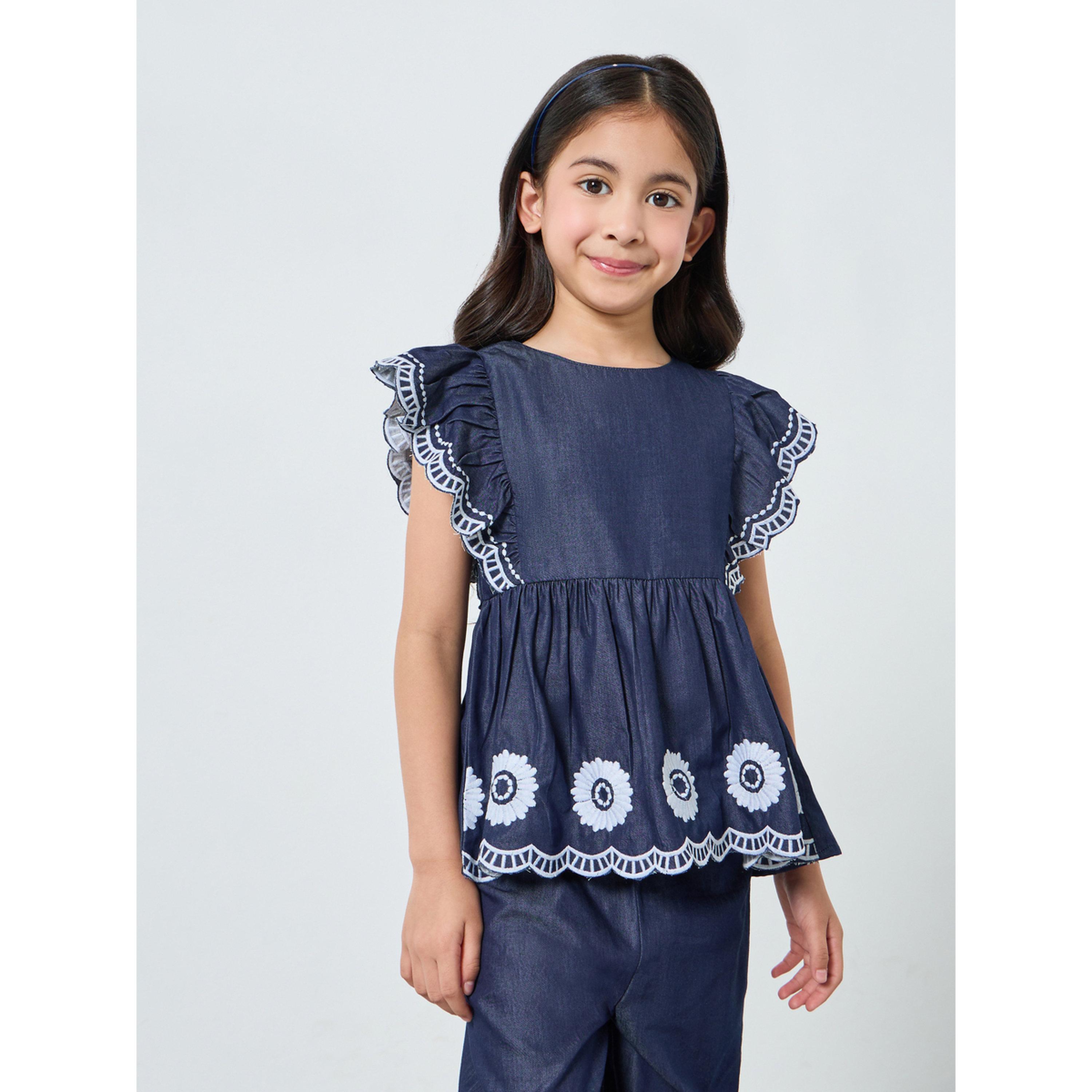 مجموعة من بنطال وبلوزة دنيم بتفاصيل مُطرّزة-girls-clothing-setsandcoords-image-3