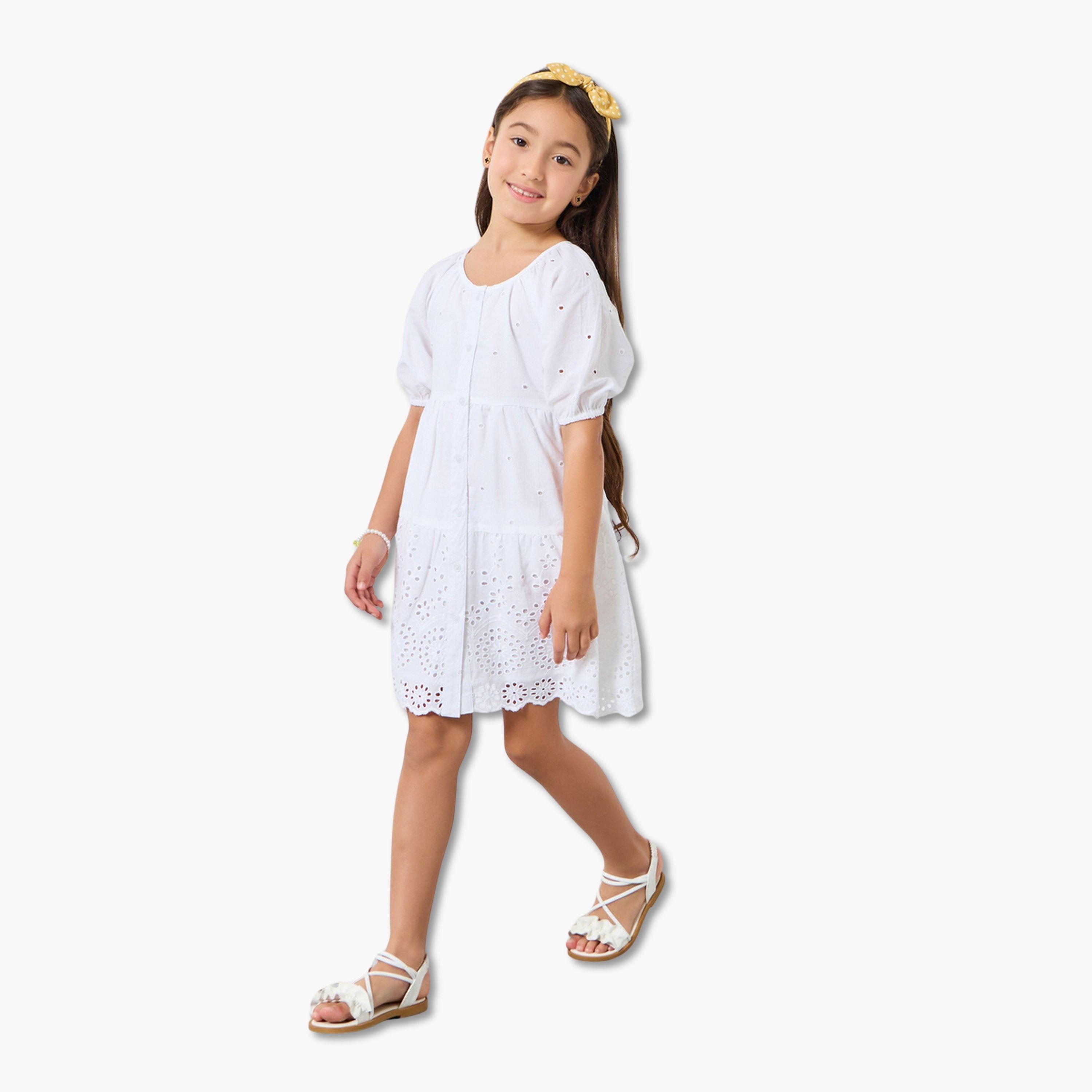 فستان قصير بحافة واسعة وتفاصيل مفرغة-girls-clothing-dressesandjumpsuits-image-2