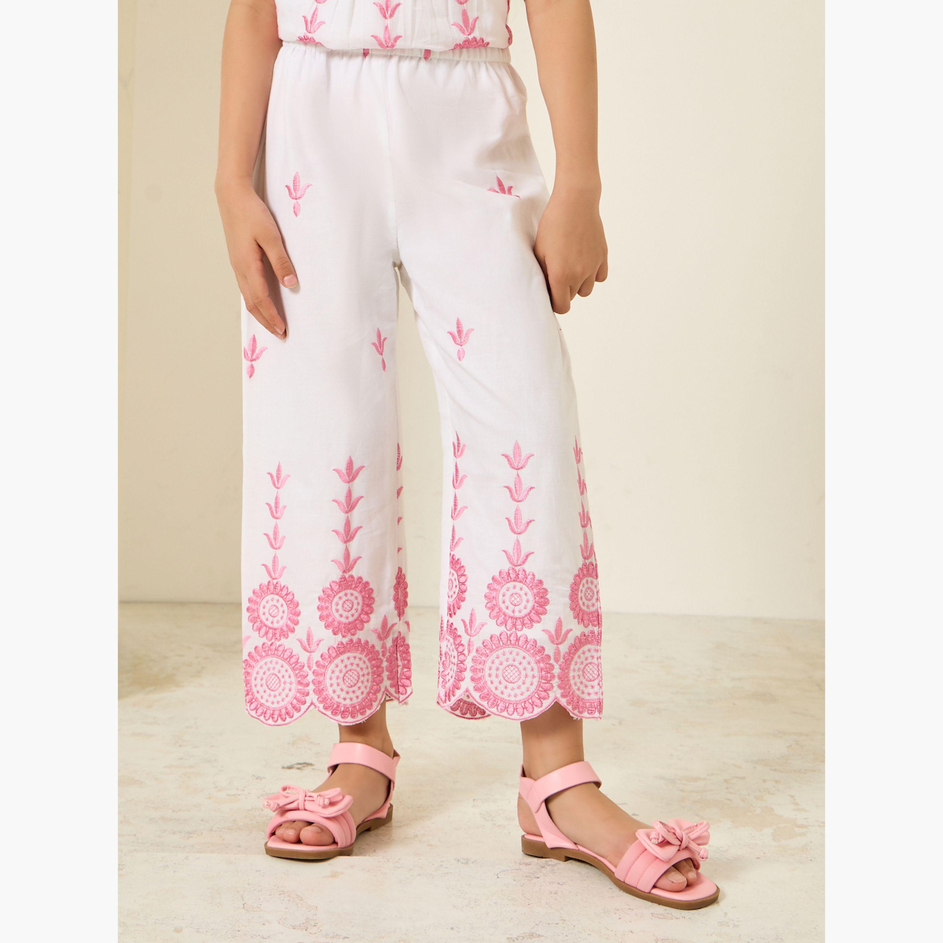 مجموعة من بنطال وبلوزة قطن مُطرّزة-girls-clothing-setsandcoords-image-4