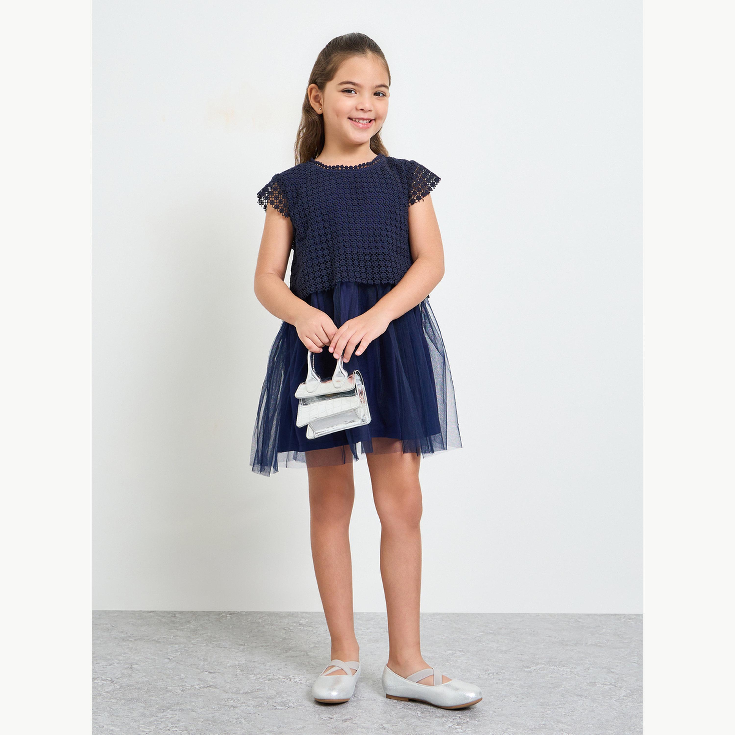 فستان بتفاصيل دانتيل وألواح شبكية للبنات-girls-clothing-dressesandjumpsuits-image-2
