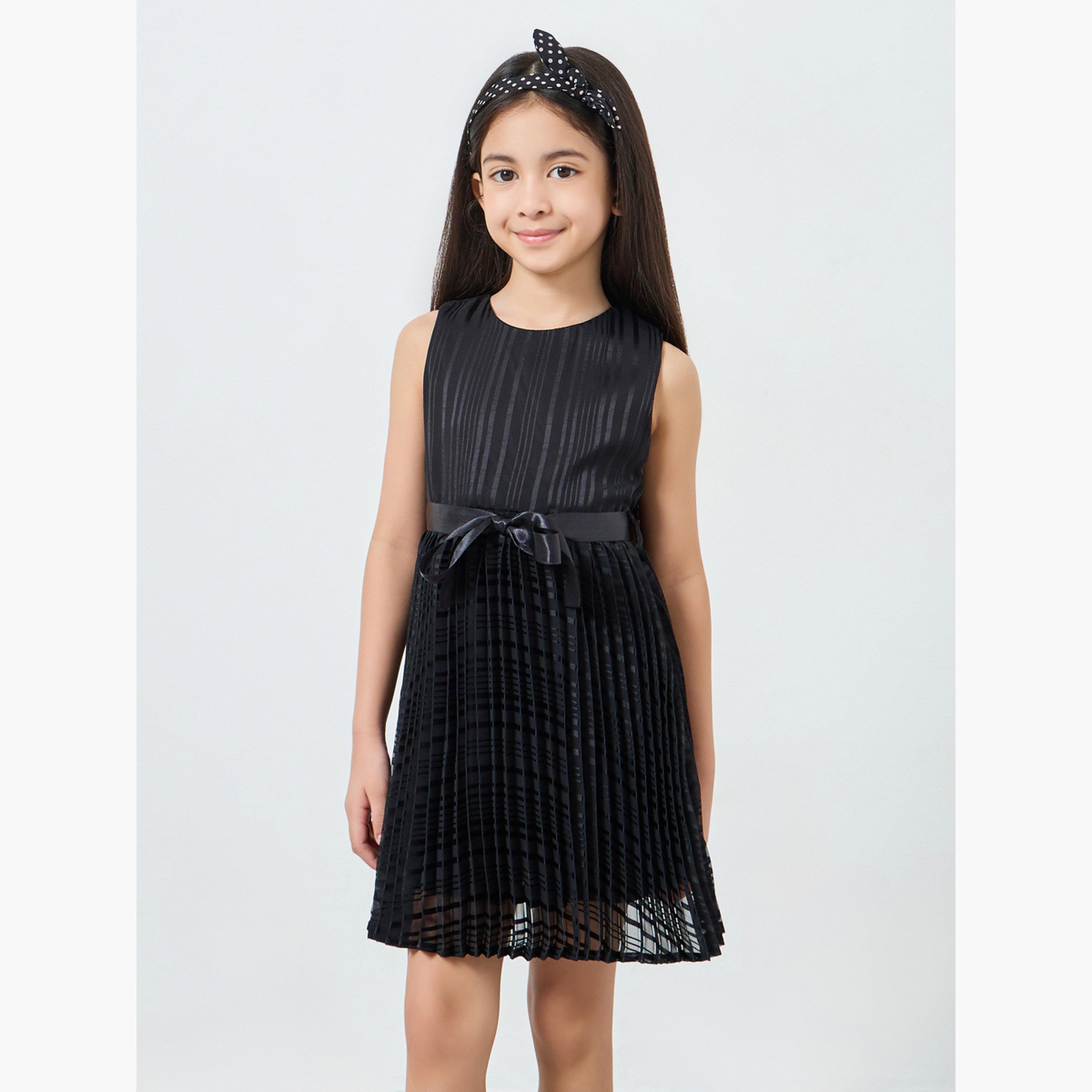 فستان بحافة واسعة مُطوى بتفاصيل فيونكة للبنات-girls-clothing-dressesandjumpsuits-image-1