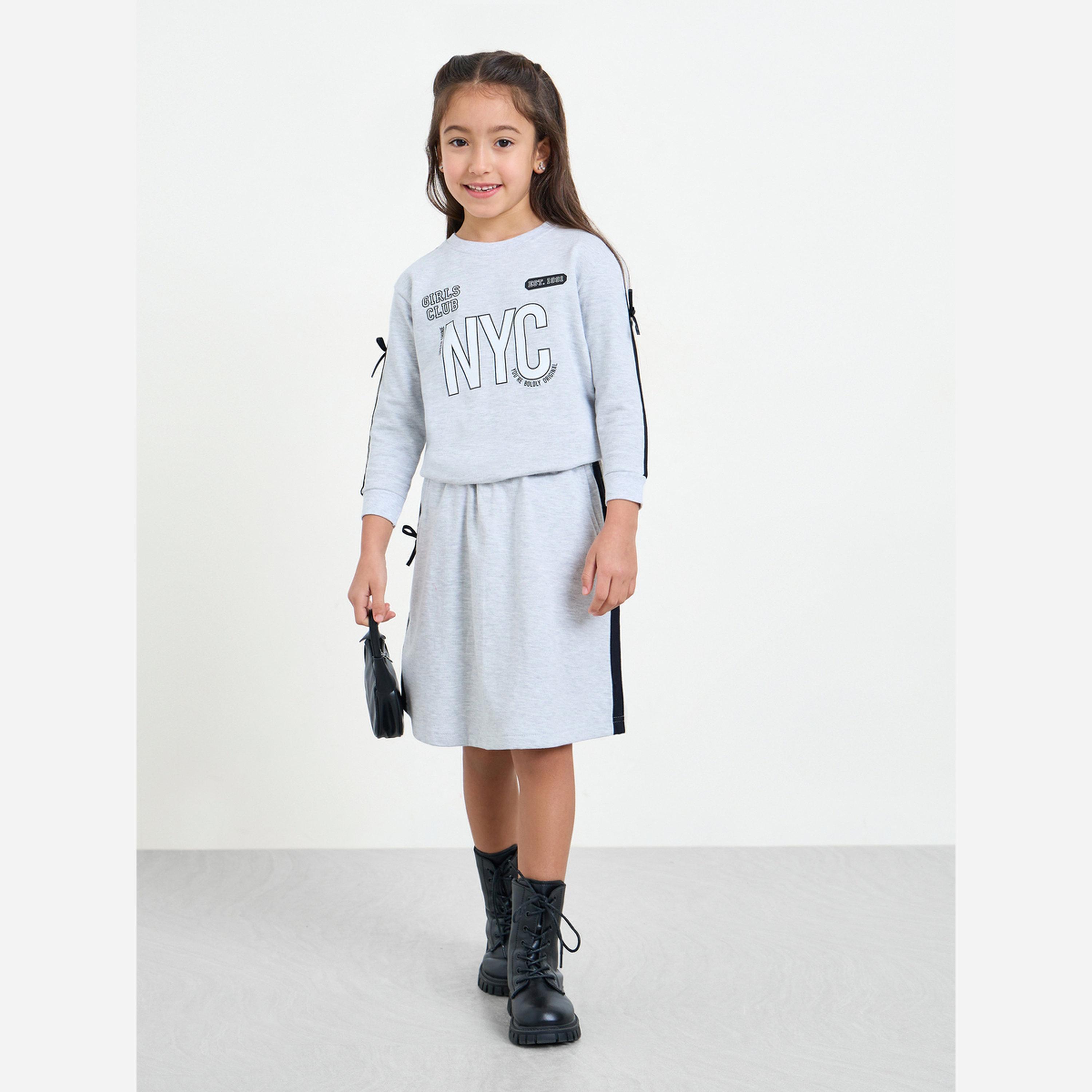 ستايلي - طقم سويت شيرت وتنورة لون رمادي للبنات-girls-clothing-setsandcoords-image-1