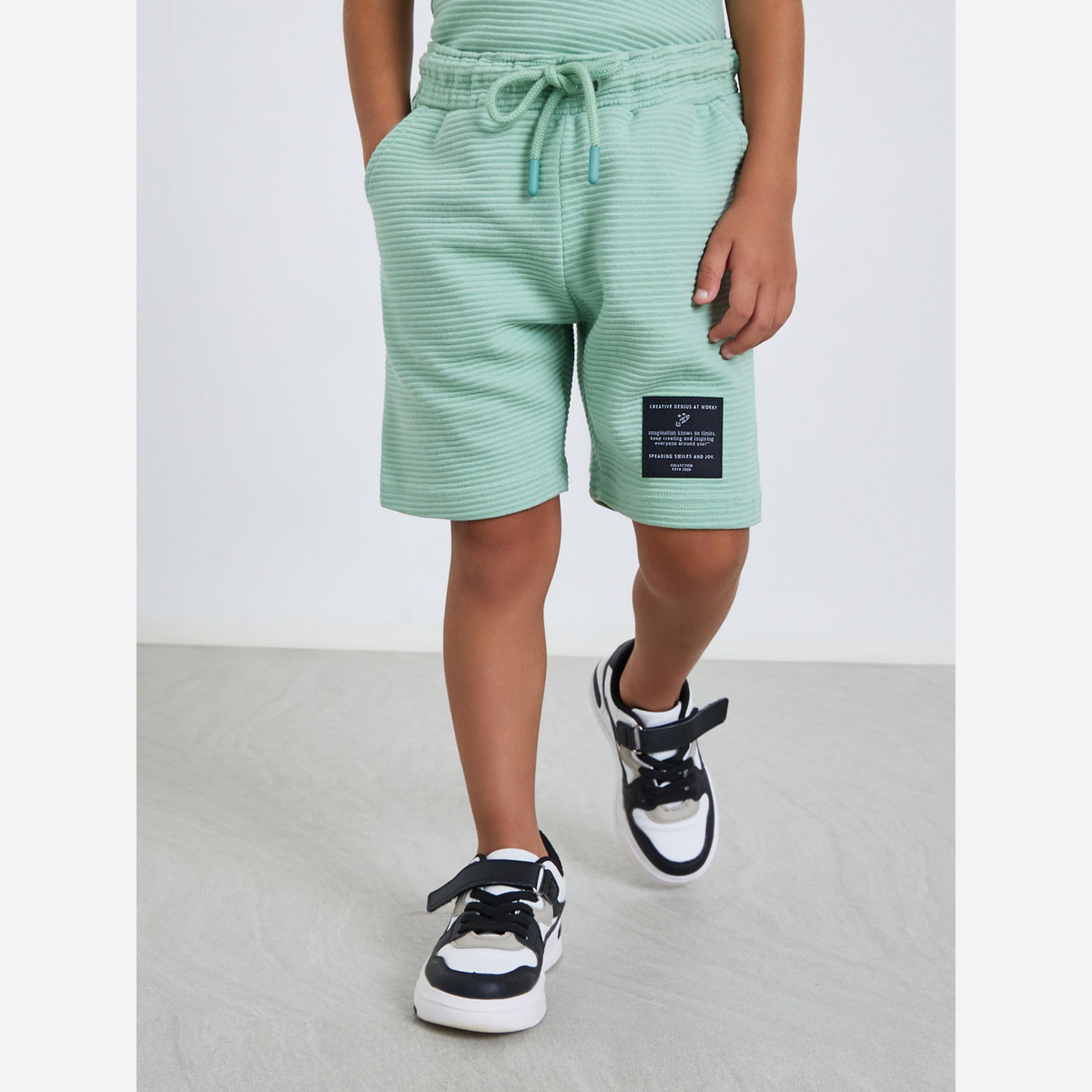 ستايلي - طقم تيشيرت وشورت قطن لون أخضر للأولاد-boys-clothing-setsandcoords-image-4
