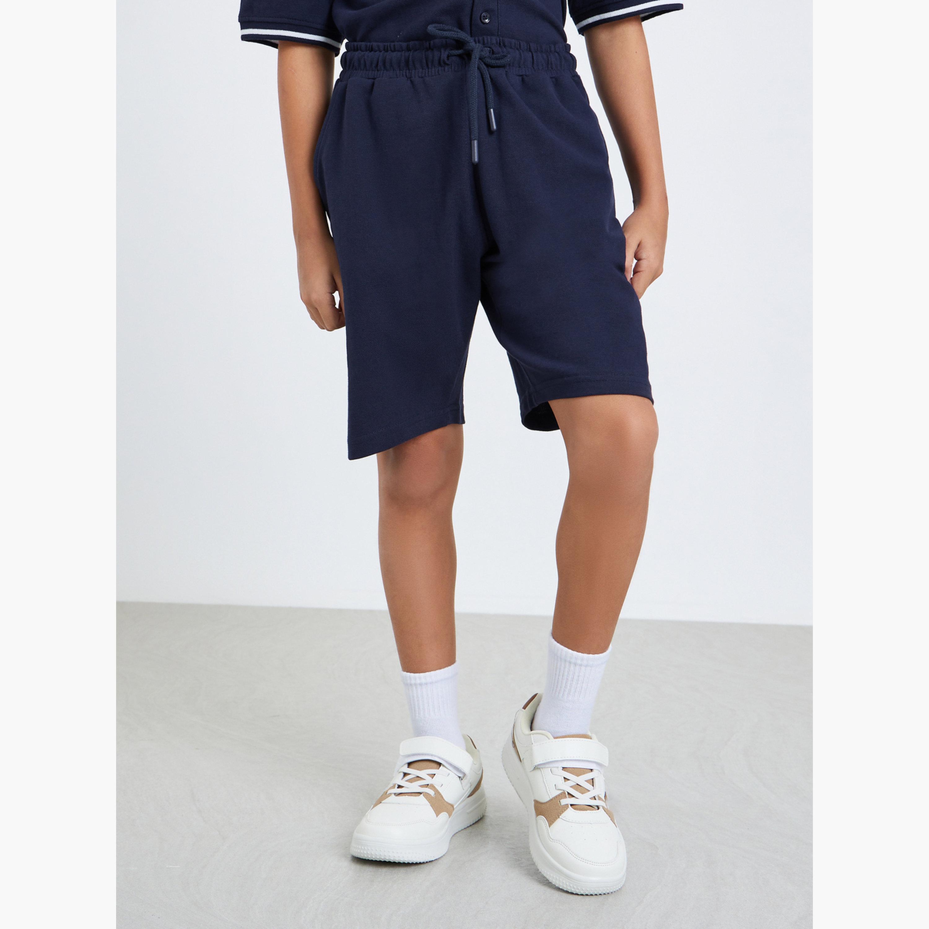 طقم قميص بتفاصيل محبوكة وشورت-boys-clothing-setsandcoords-image-4