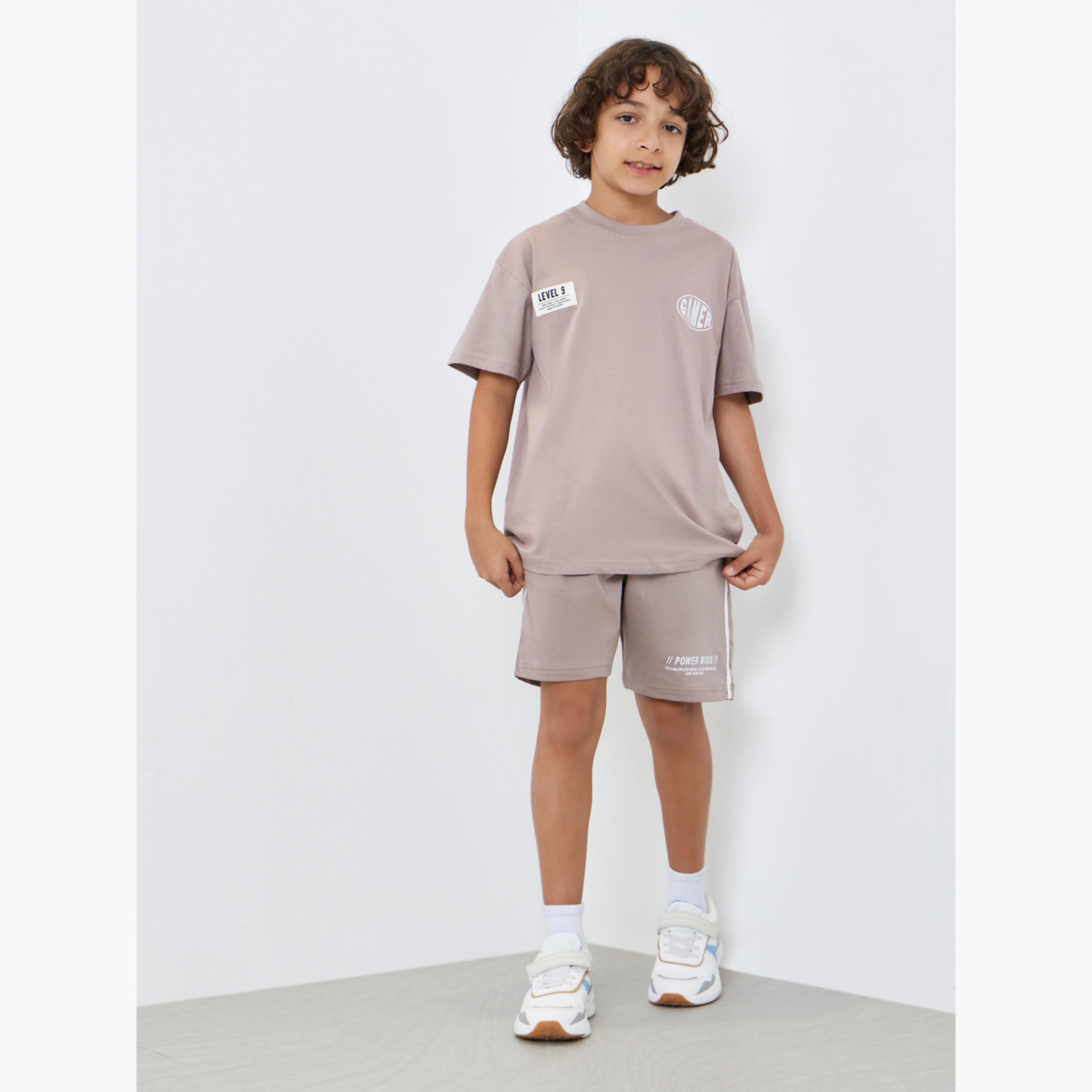طقم تيشيرت قطن بتفاصيل محبوكة وشورت-boys-clothing-setsandcoords-image-2