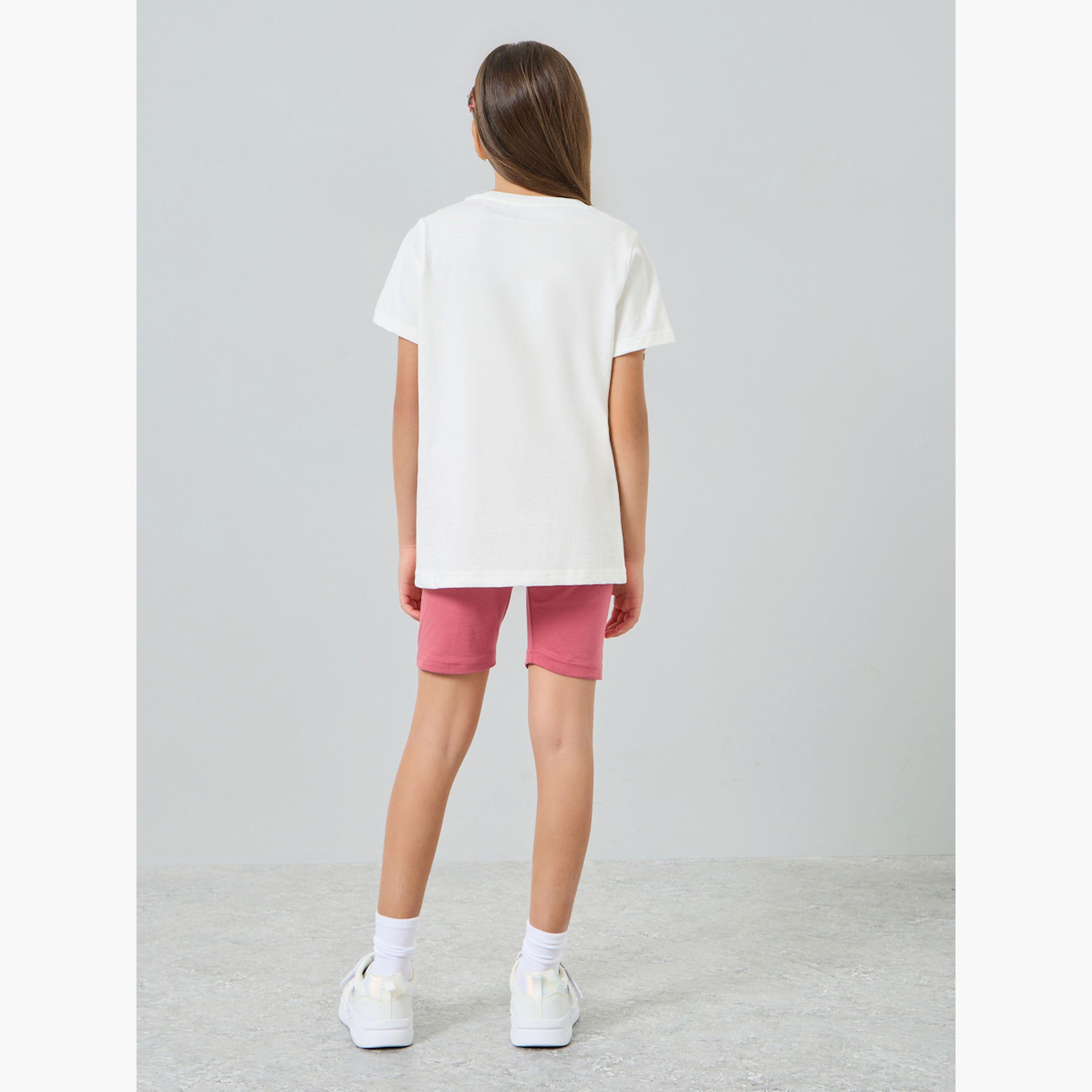 طقم من تيشيرت بطبعة جرافيك وشورت ضيق-girls-clothing-setsandcoords-image-4