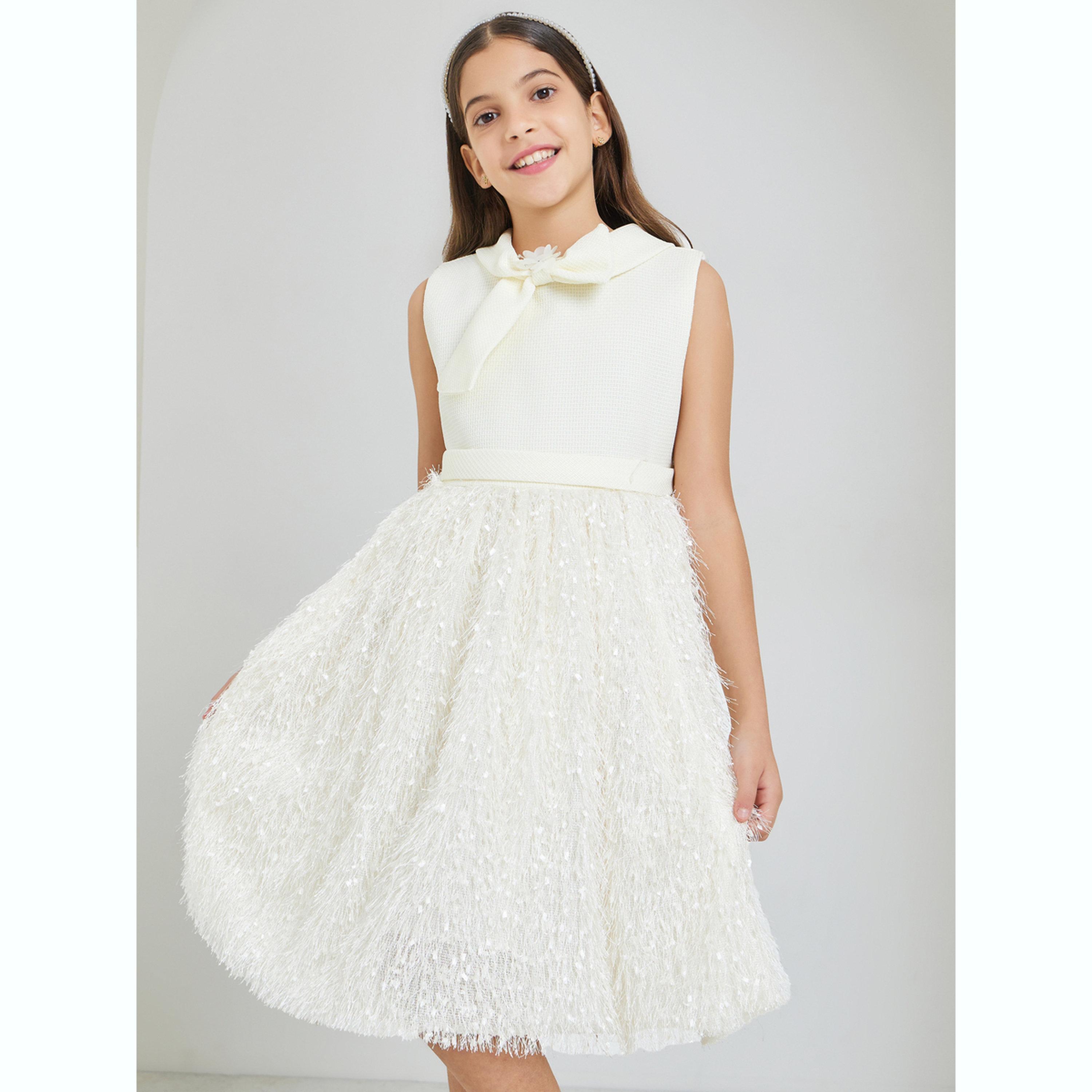 فستان بتفاصيل بارزة الملمس وشراشيب-girls-clothing-dressesandjumpsuits-image-1