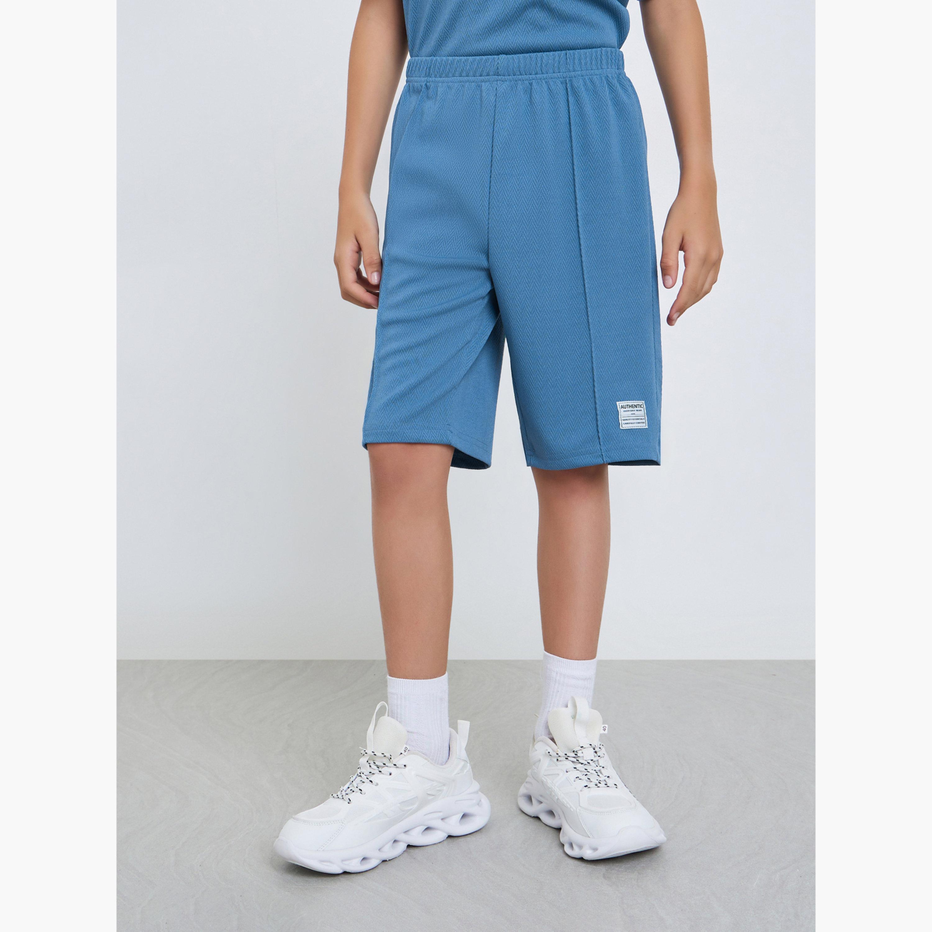 مجموعة من شورت وتيشيرت محبوك بتفاصيل بارزة-boys-clothing-setsandcoords-image-4