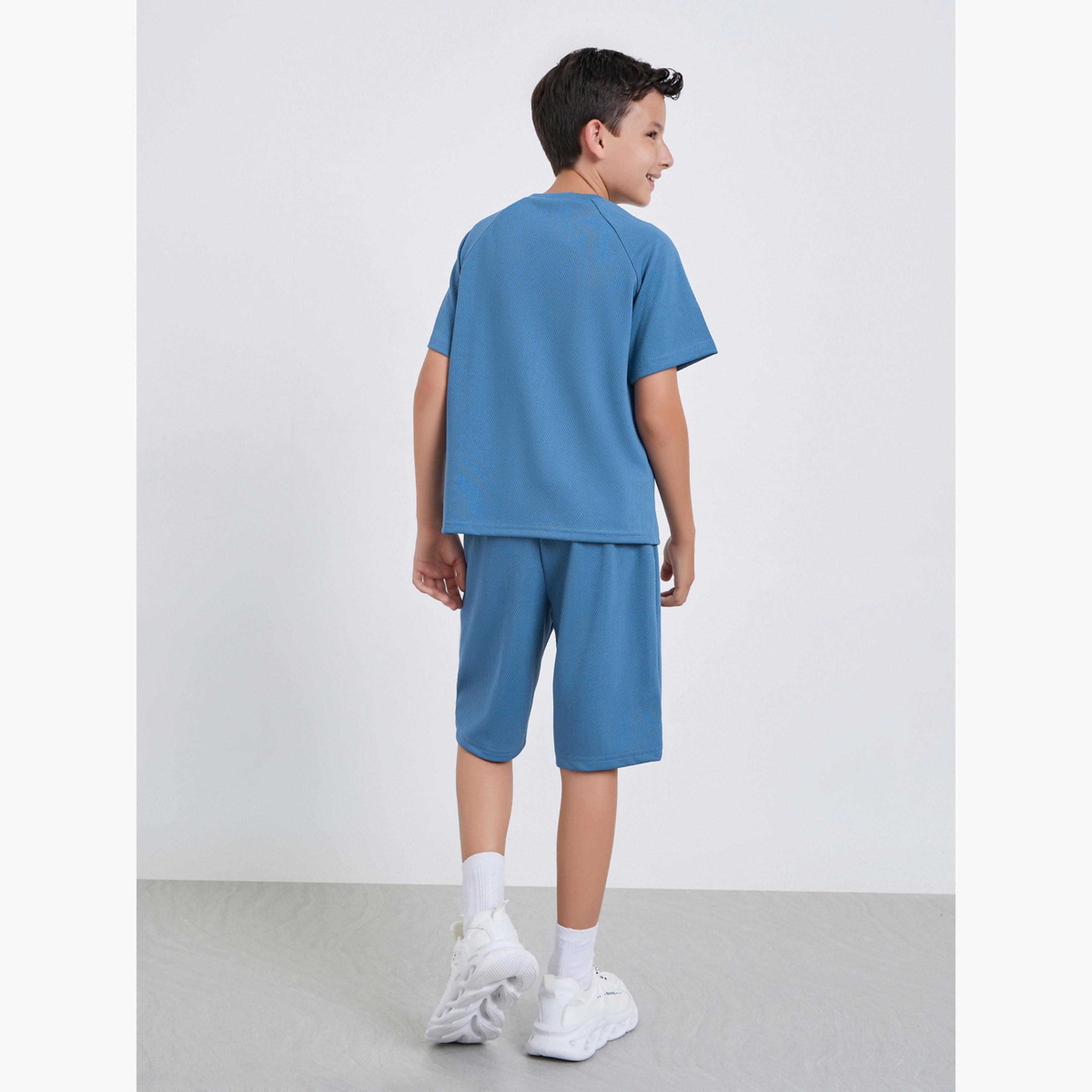 مجموعة من شورت وتيشيرت محبوك بتفاصيل بارزة-boys-clothing-setsandcoords-image-5