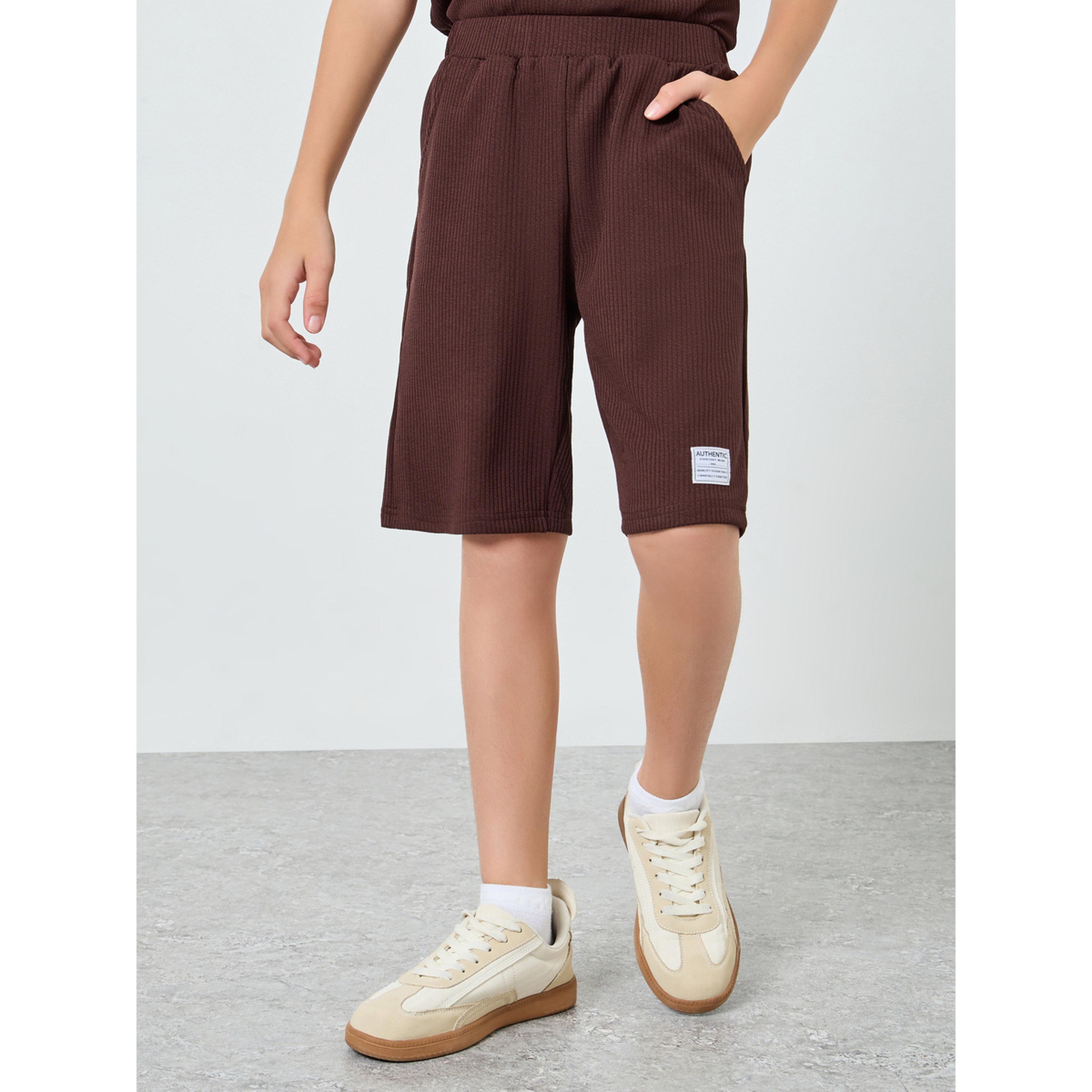 مجموعة من تيشيرت بقماش بارز وشورت-boys-clothing-setsandcoords-image-4