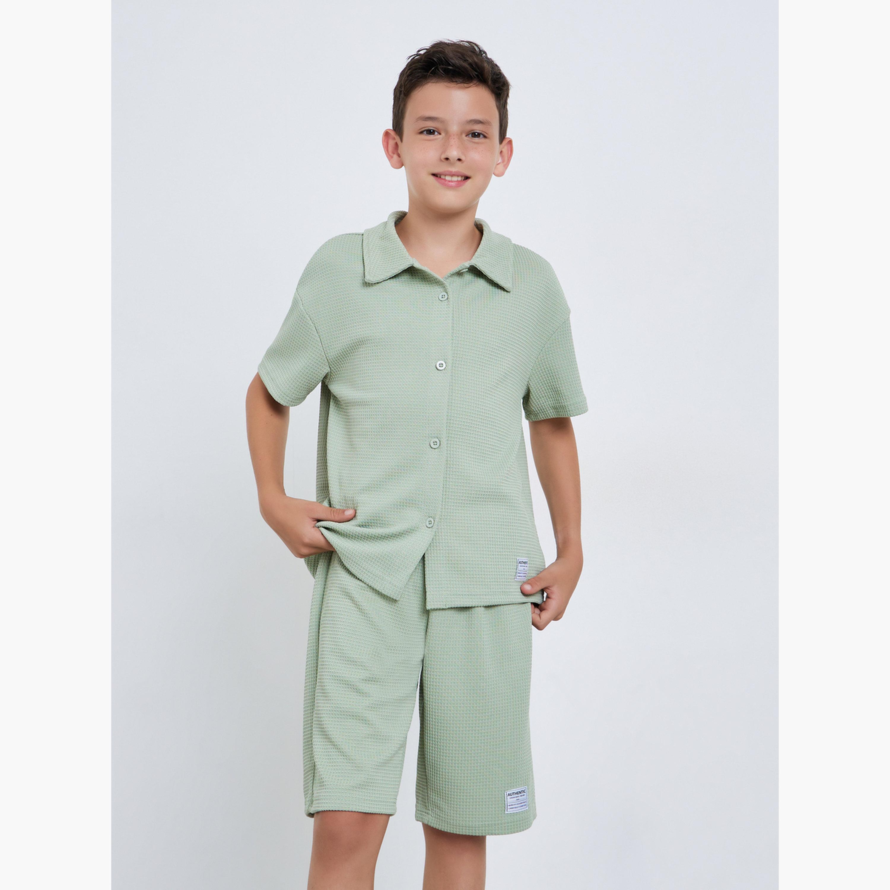 مجموعة من شورت وبلوزة محبوكة بنمط وافل-boys-clothing-setsandcoords-image-1