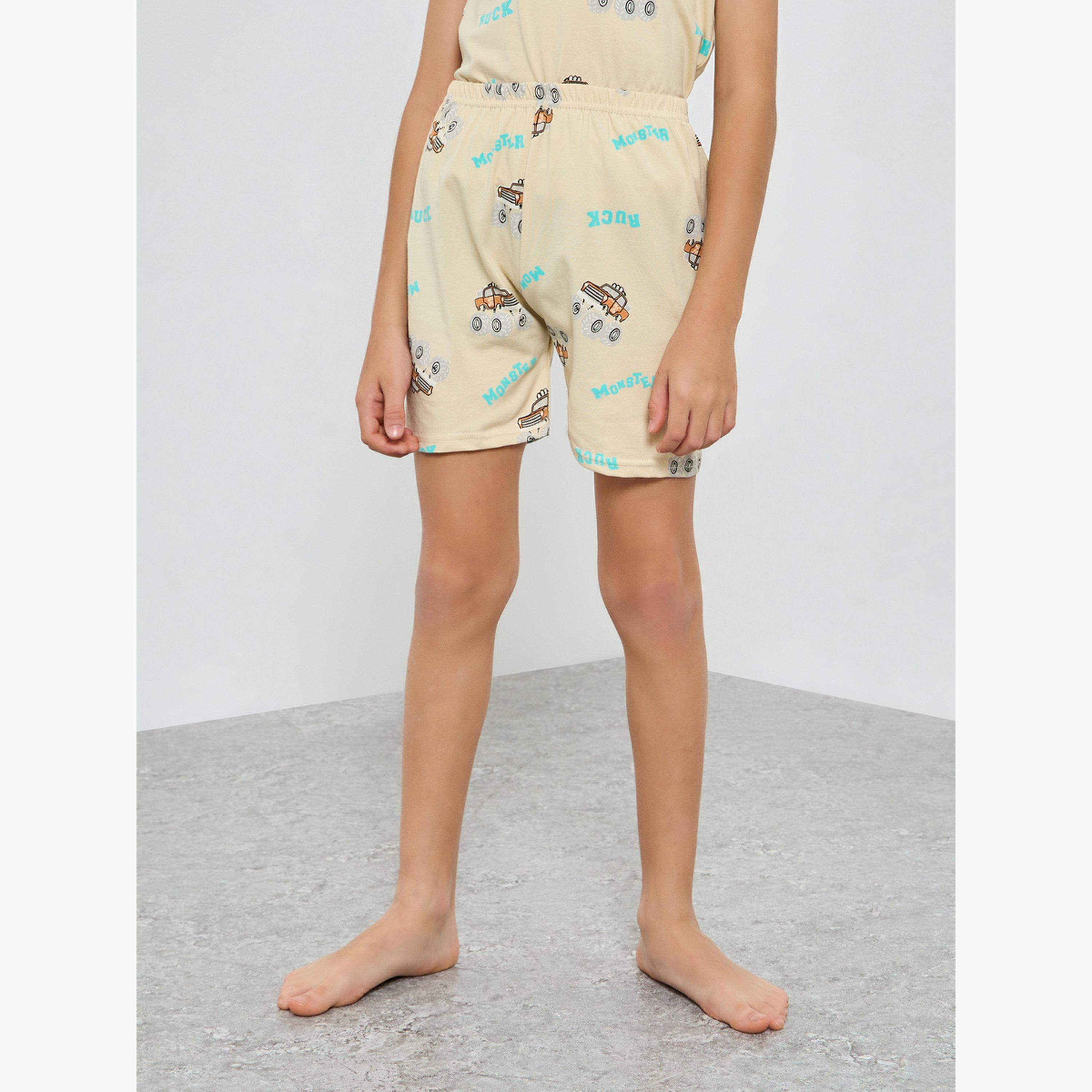 طقم بيجاما من شورت وتيشيرت بطبعة جرافيك-boys-clothing-nightwear-image-4