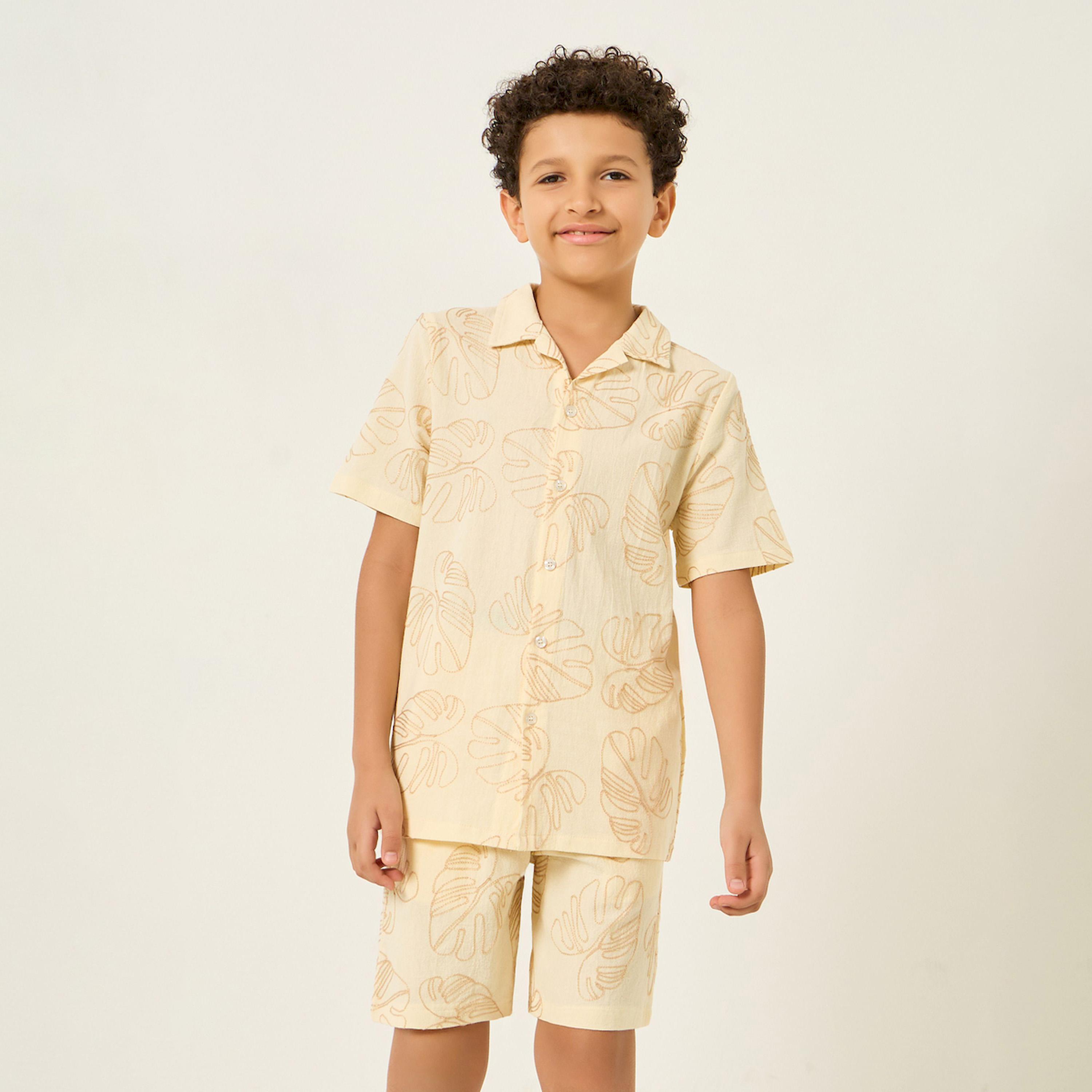 طقم أوف وايت مطرز من قميص وشورت للأولاد-boys-clothing-setsandcoords-image-1