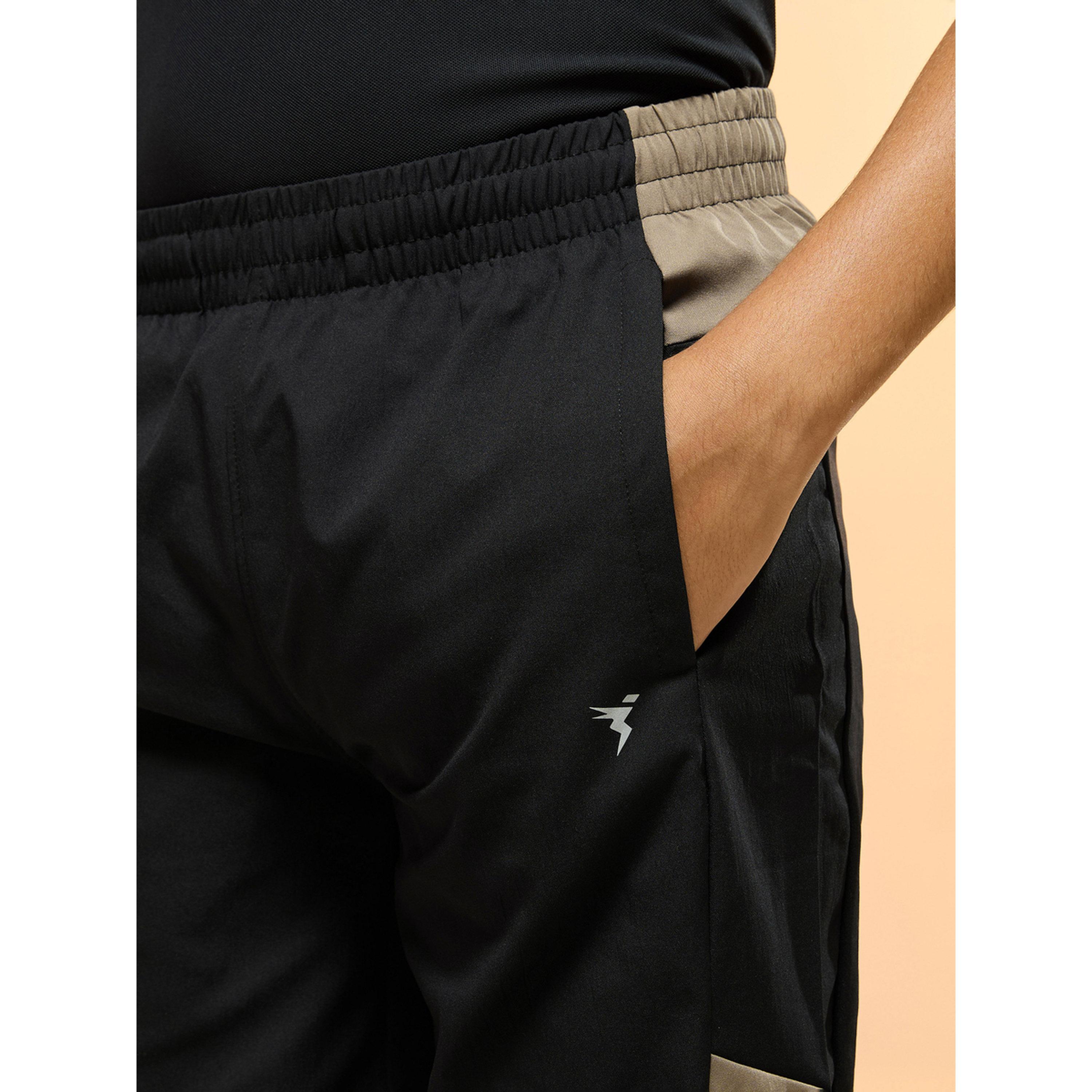 شورت رياضي للأولاد بقصة ضيقة-boys-clothing-bottoms-shorts-image-3