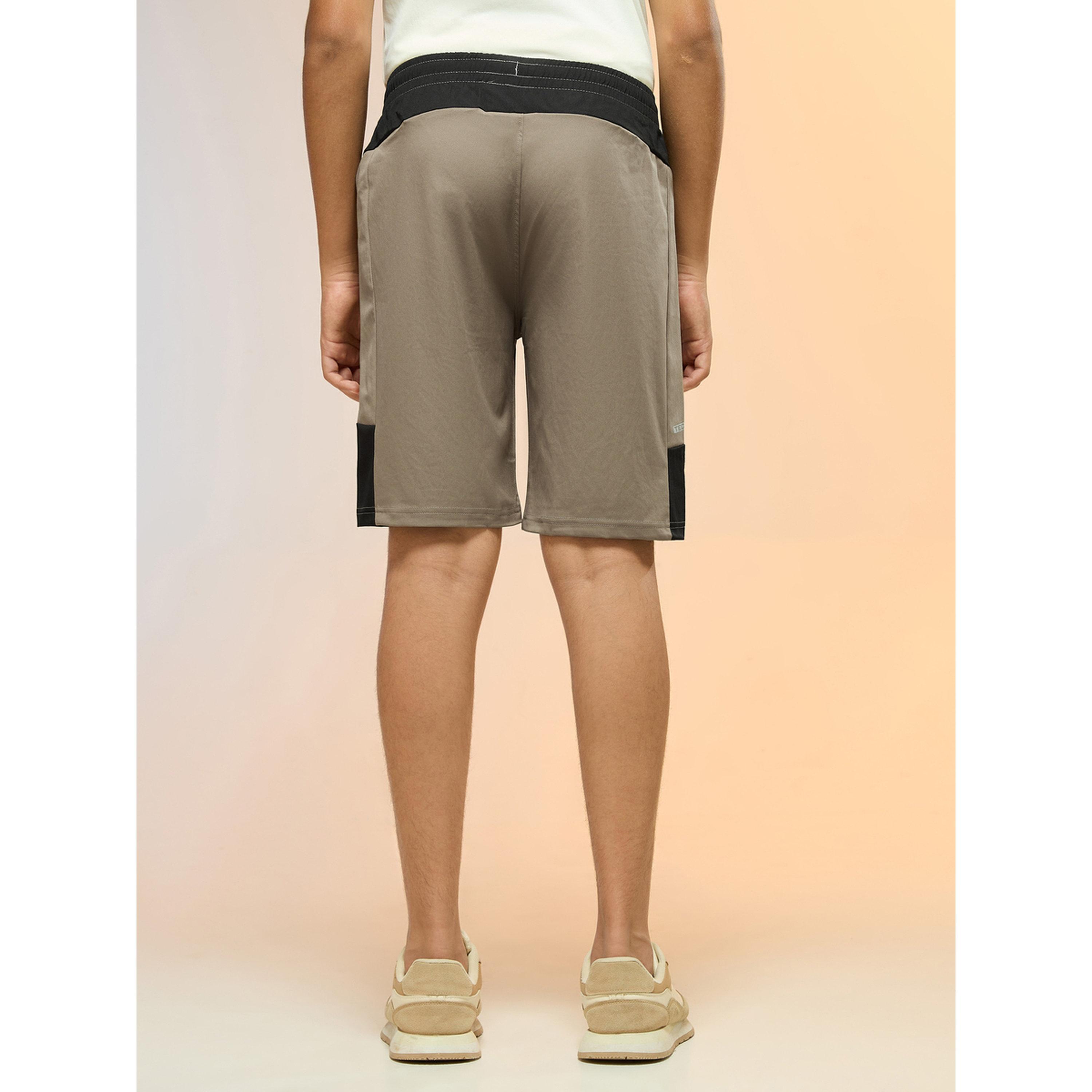 شورت رياضي للأولاد بقصة ضيقة-boys-clothing-bottoms-shorts-image-5