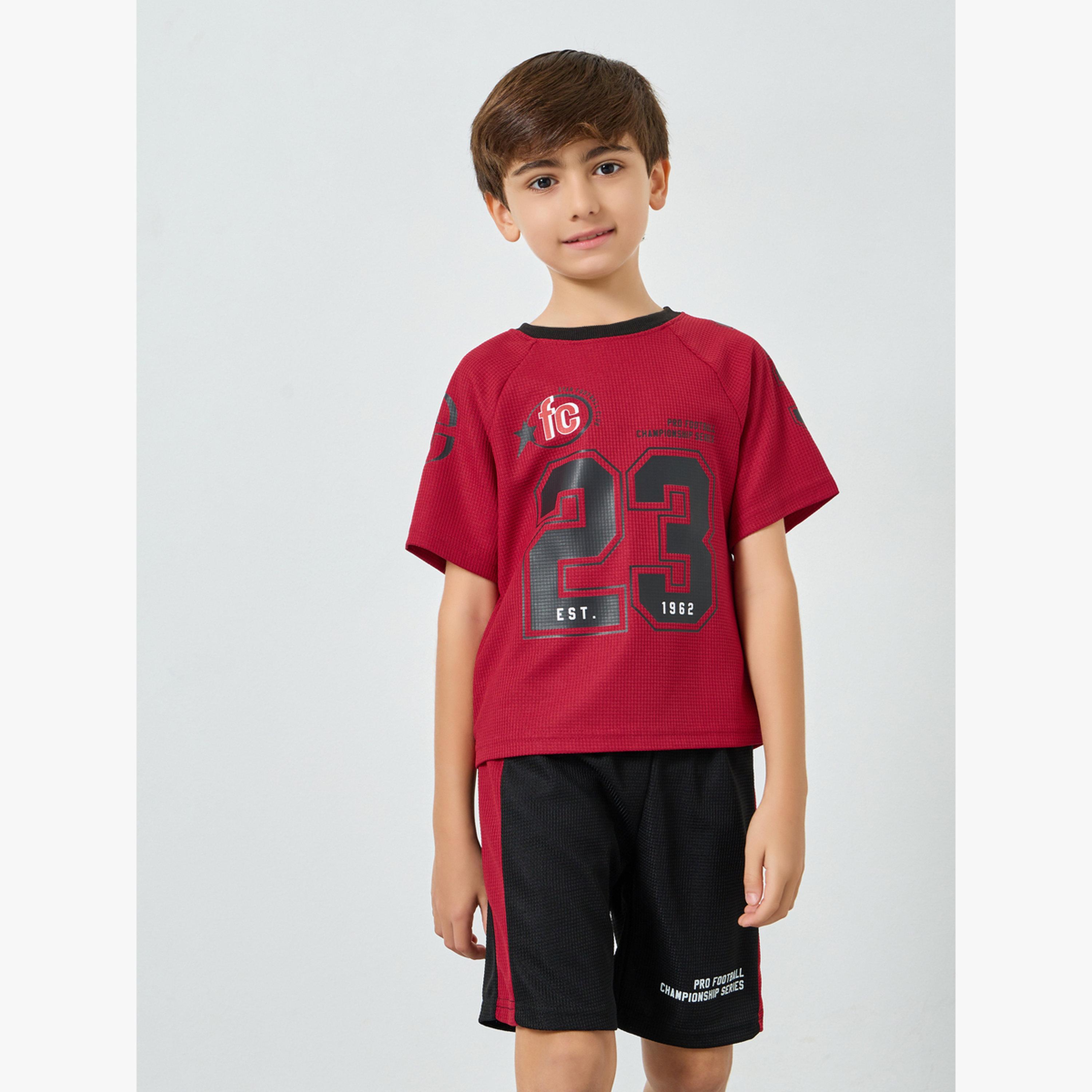 مجموعة من شورت وتيشيرت مستوحى من كرة القدم-boys-clothing-setsandcoords-image-1