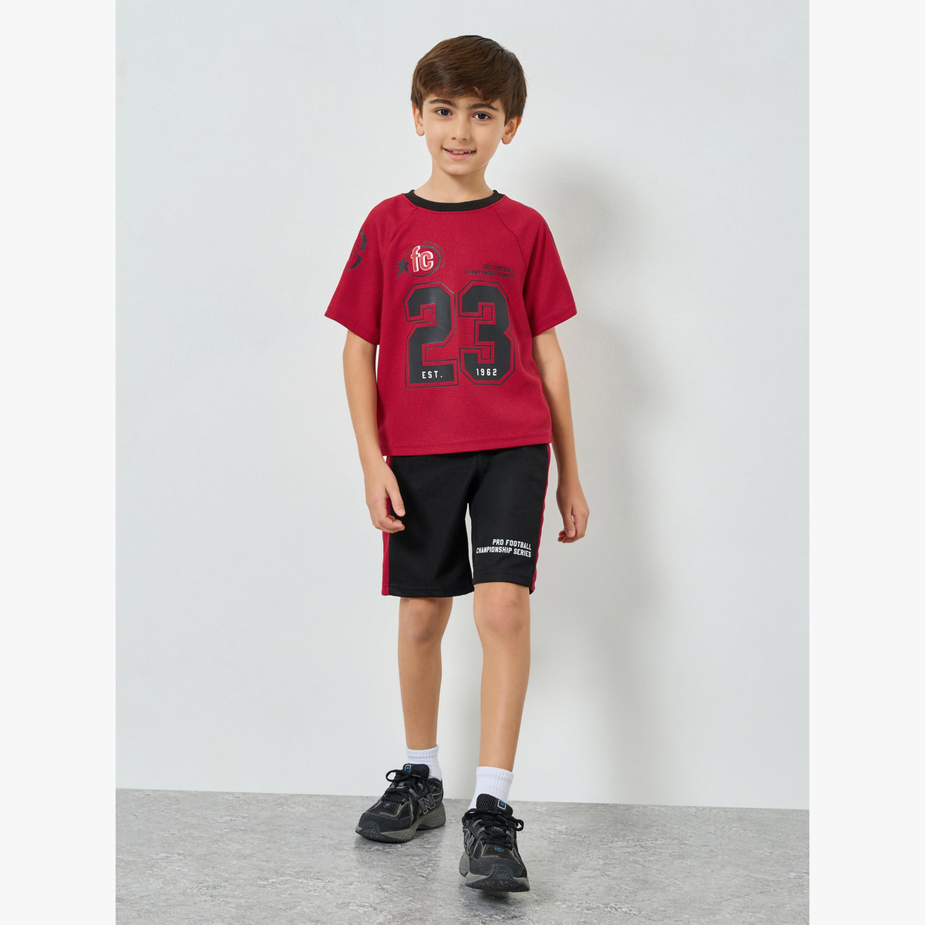مجموعة من شورت وتيشيرت مستوحى من كرة القدم-boys-clothing-setsandcoords-image-2