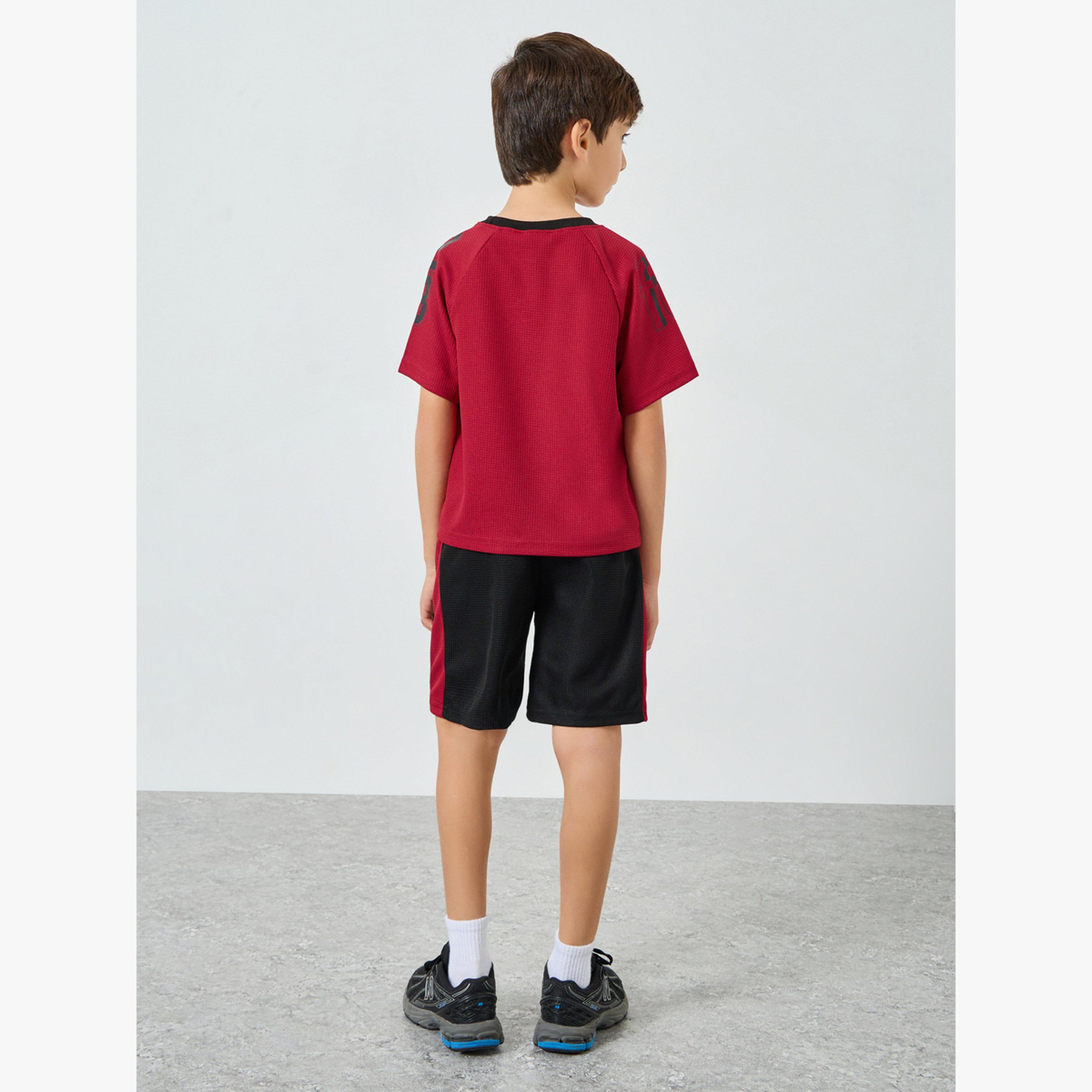 مجموعة من شورت وتيشيرت مستوحى من كرة القدم-boys-clothing-setsandcoords-image-3