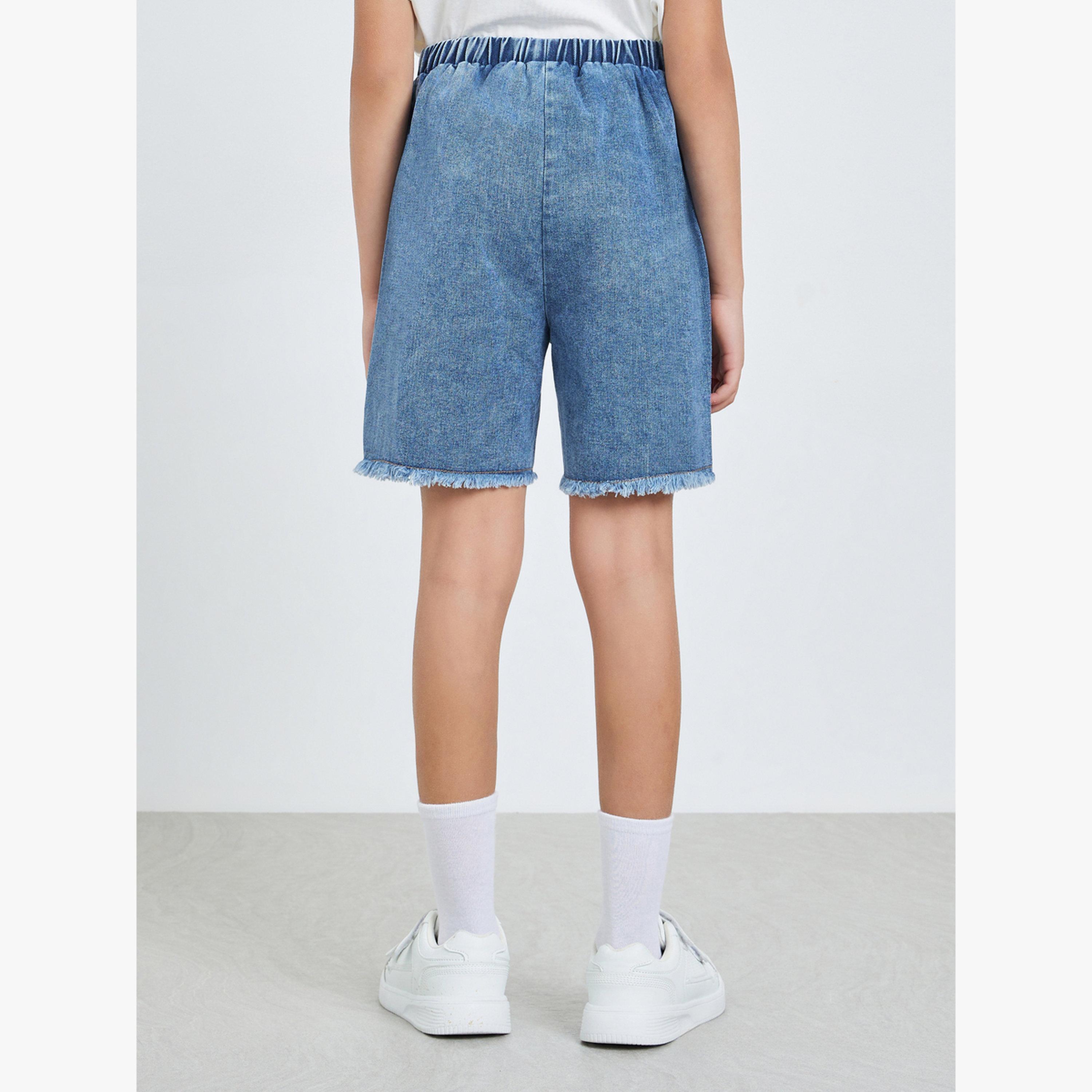 شورت دنيم بتفاصيل عقدة-girls-clothing-bottoms-shorts-image-4