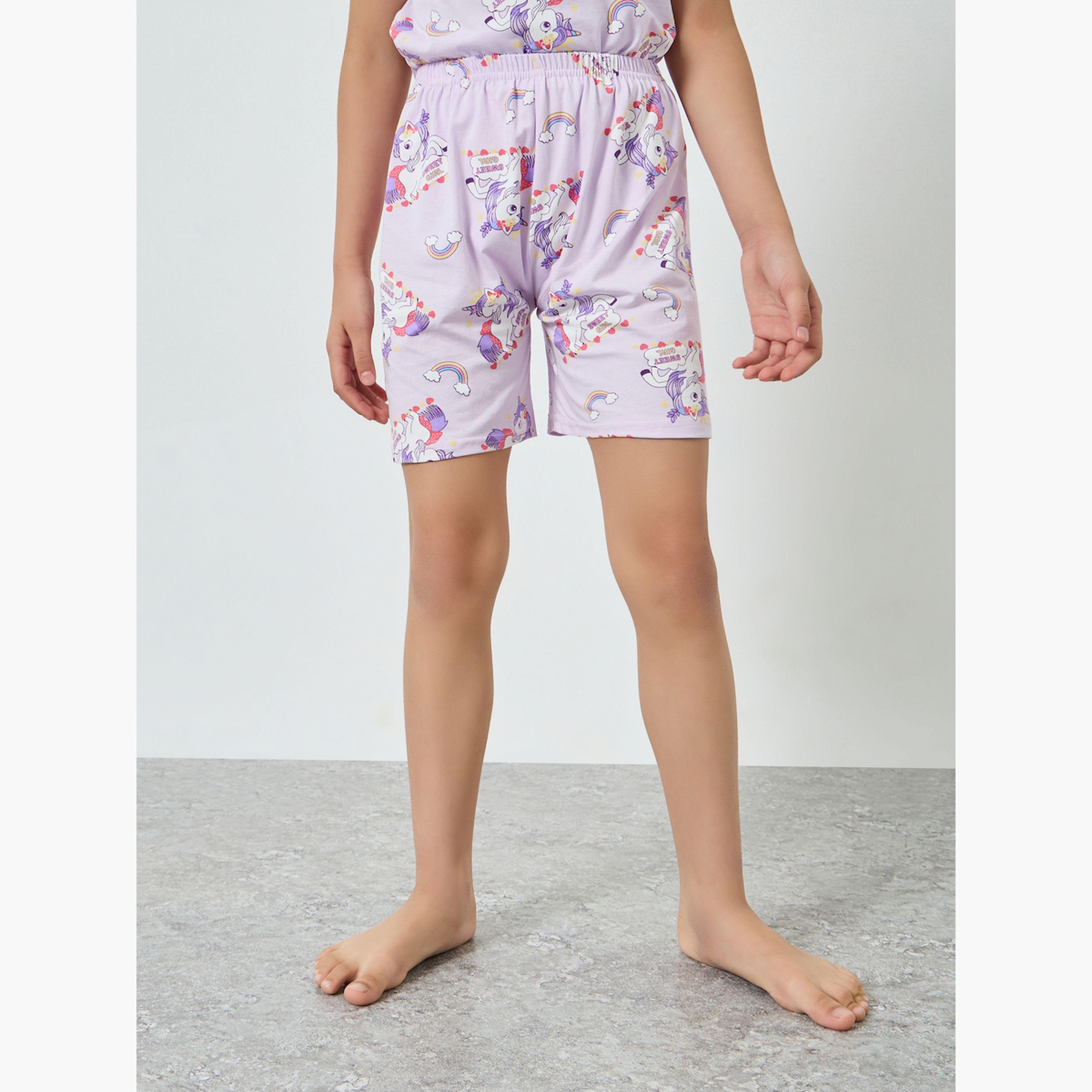 طقم بيجاما من شورت وتيشيرت بطبعة وحيد القرن-girls-clothing-nightwear-image-4