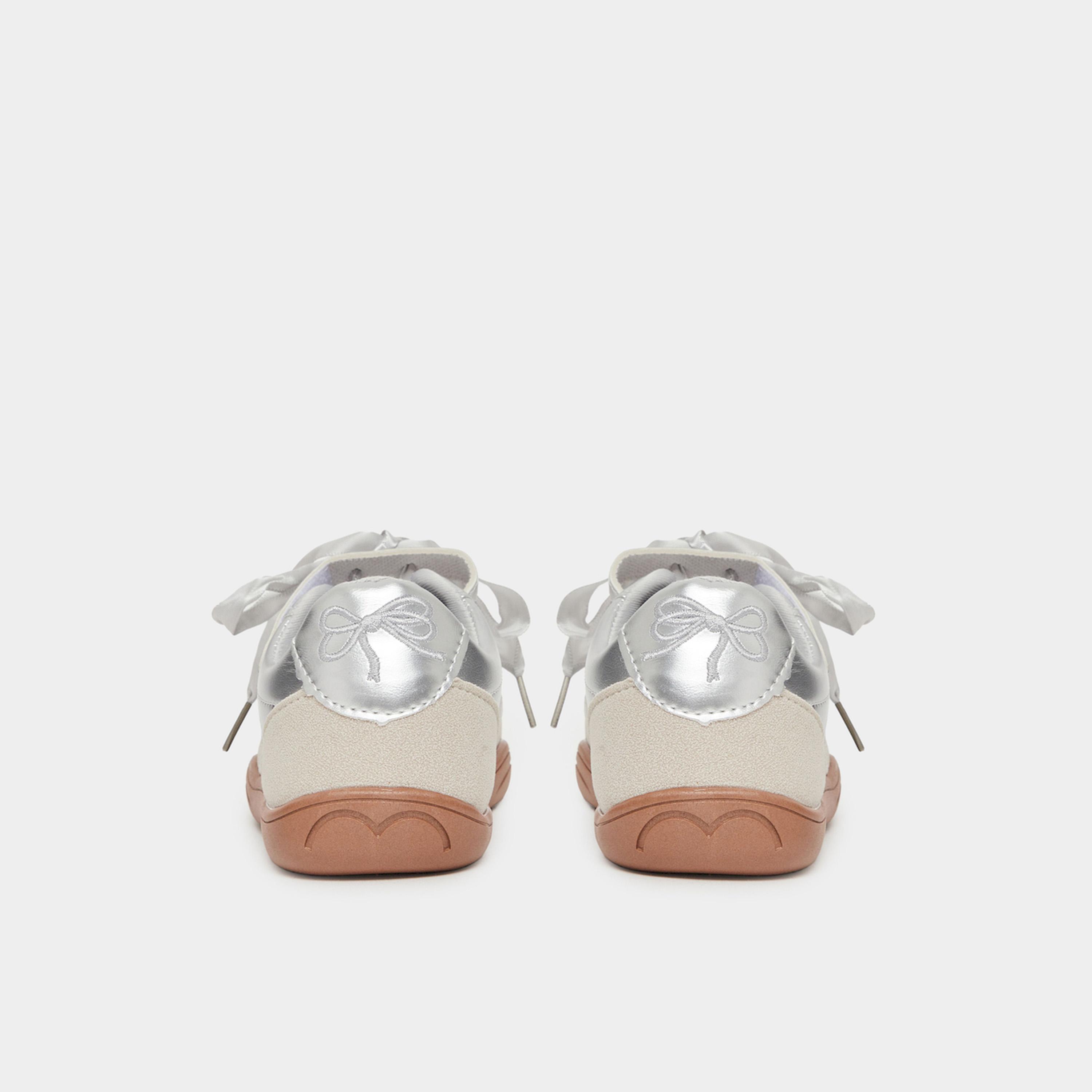 حذاء رياضي بأربطة وتفاصيل فيونكة للبنات-girls-shoes-sneakers-image-5