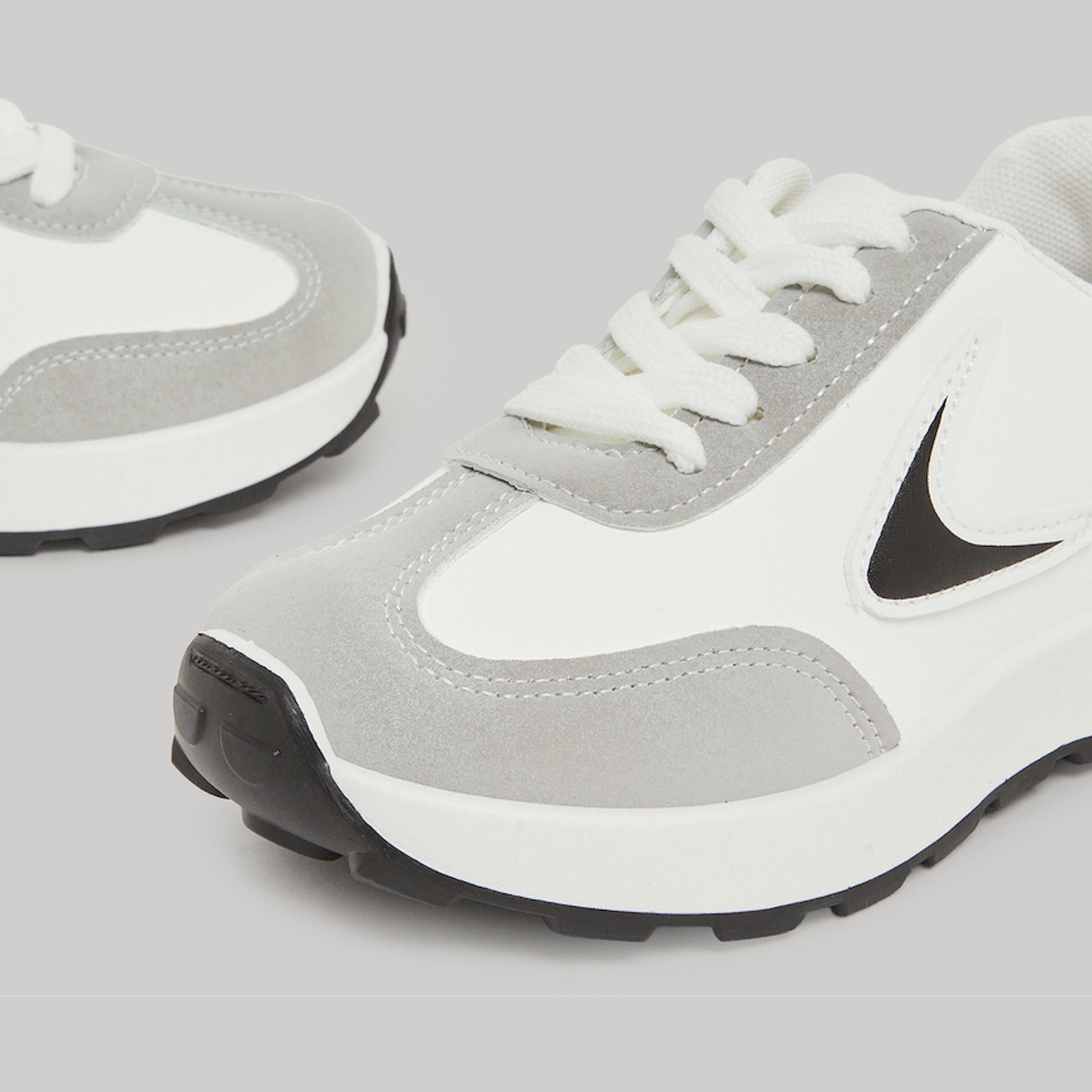 حذاء رياضي بأربطة وألواح للبنات-boys-shoes-sneakers-image-4