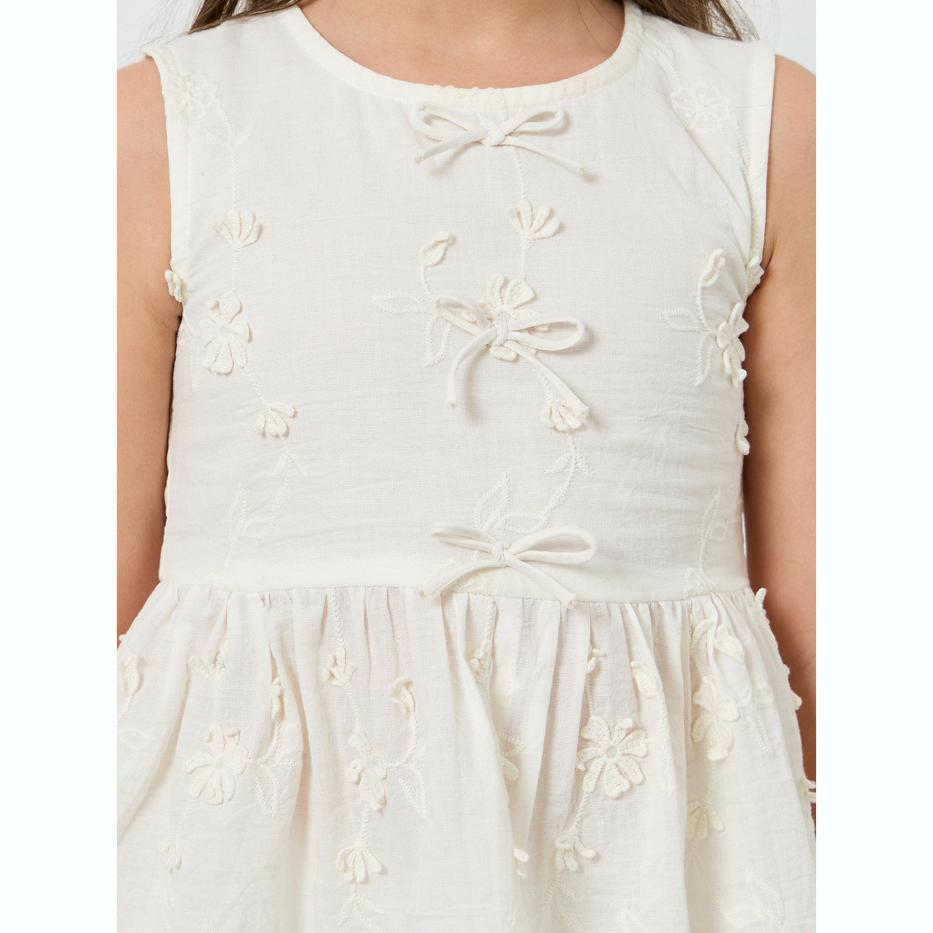 مجموعة للبنات من بنطال وبلوزة بلا أكمام مطرزة-girls-clothing-setsandcoords-image-6