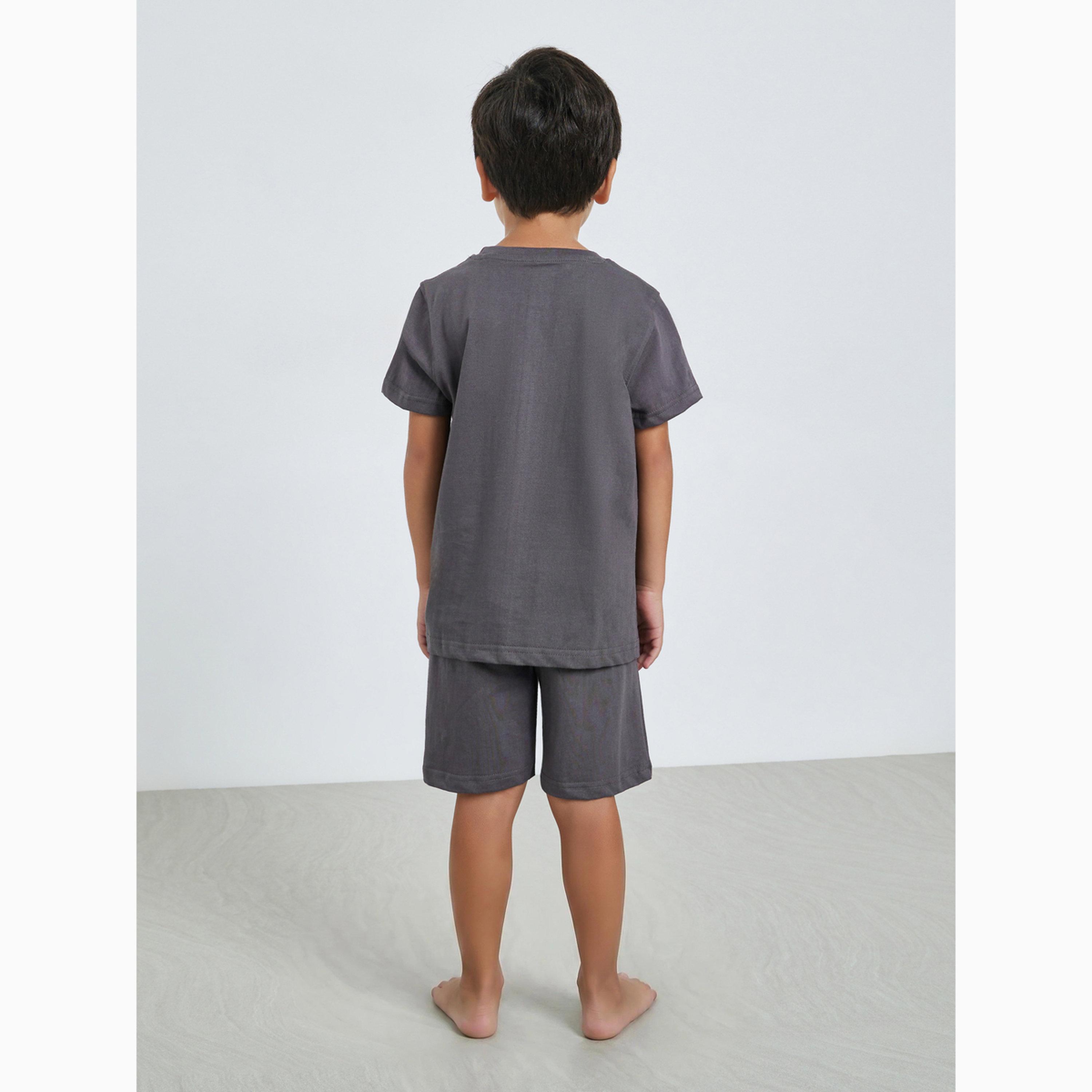 مجموعة من شورت وتيشيرت مطبوع للأولاد-boys-clothing-nightwear-image-5