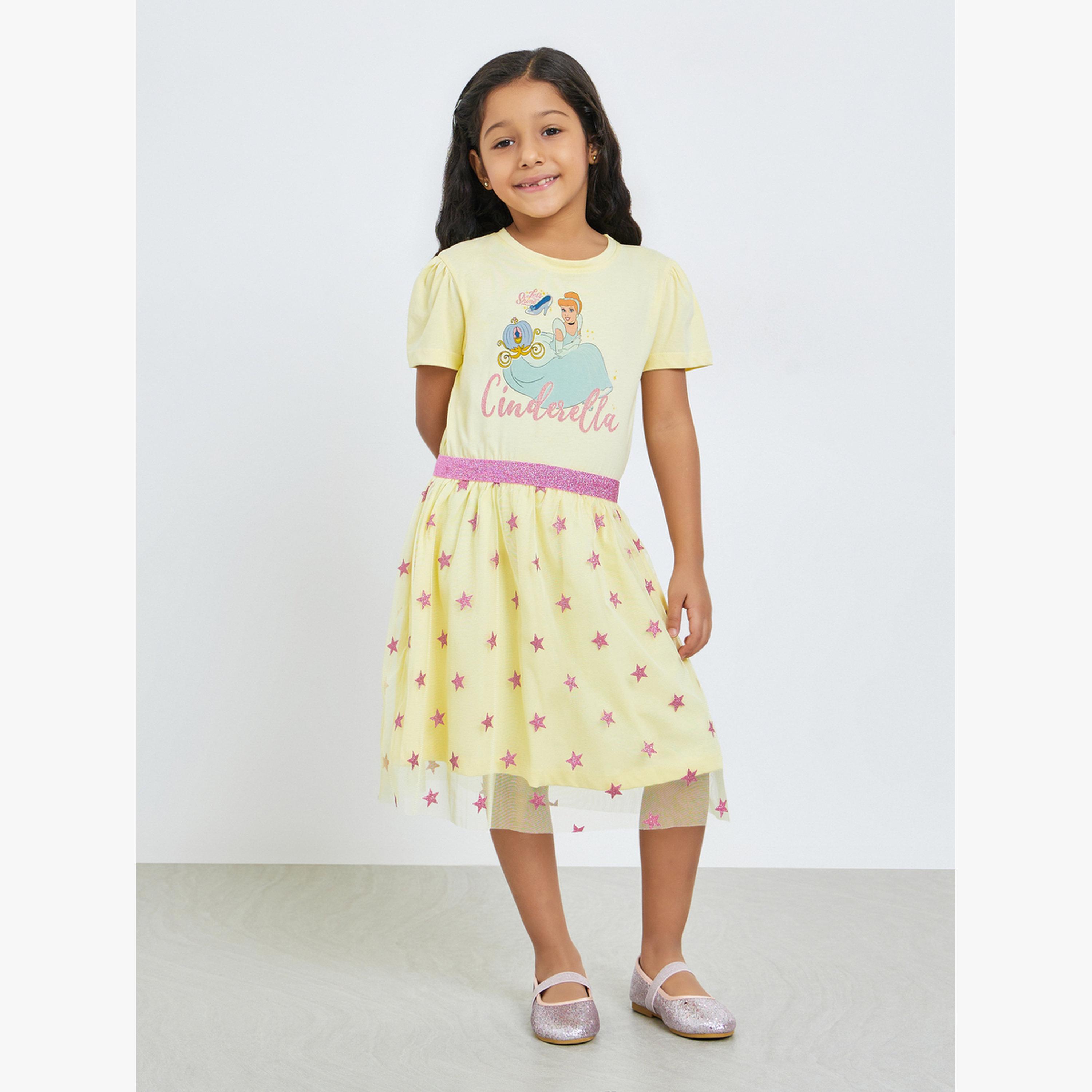 فستان بطبعة سندريلا للفتيات لون أصفر-girls-clothing-dressesandjumpsuits-image-2