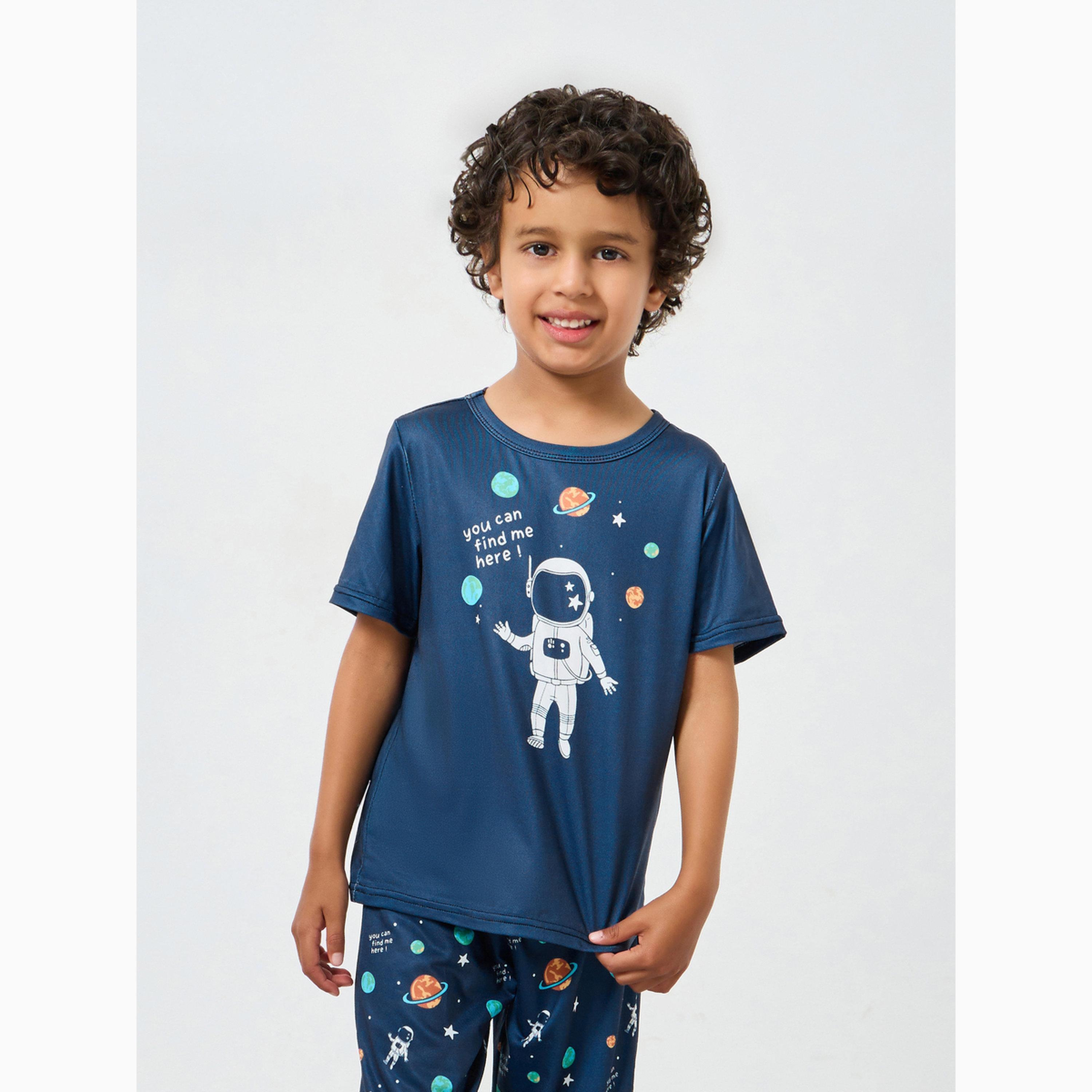 طقم بيجاما من تيشيرت بأكمام قصيرة وطبعة جرافيك للأولاد-boys-clothing-nightwear-image-2