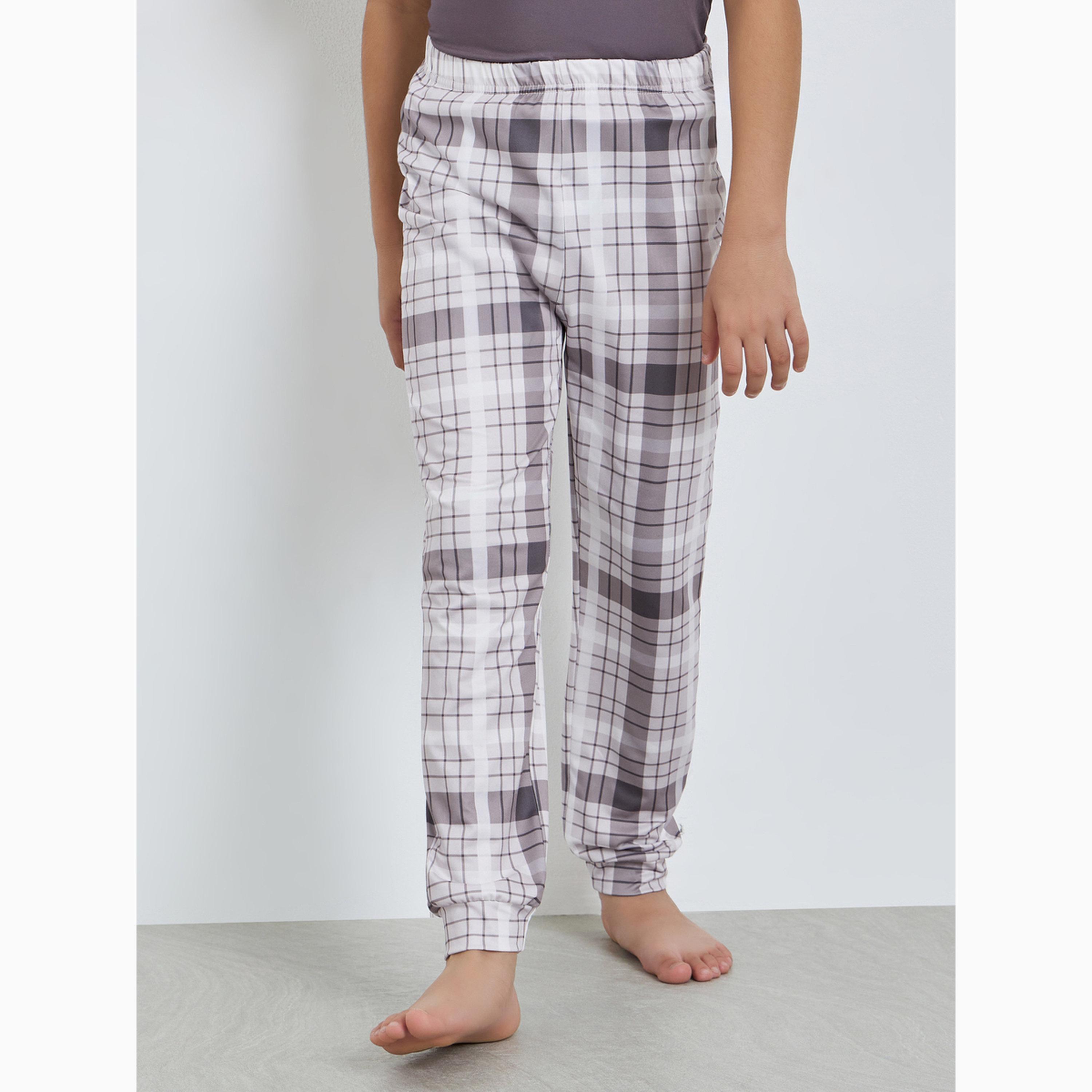 طقم بيجاما من بنطال مربعات وتيشيرت بأكمام قصيرة وطبعة شعار للأولاد-girls-clothing-nightwear-image-5