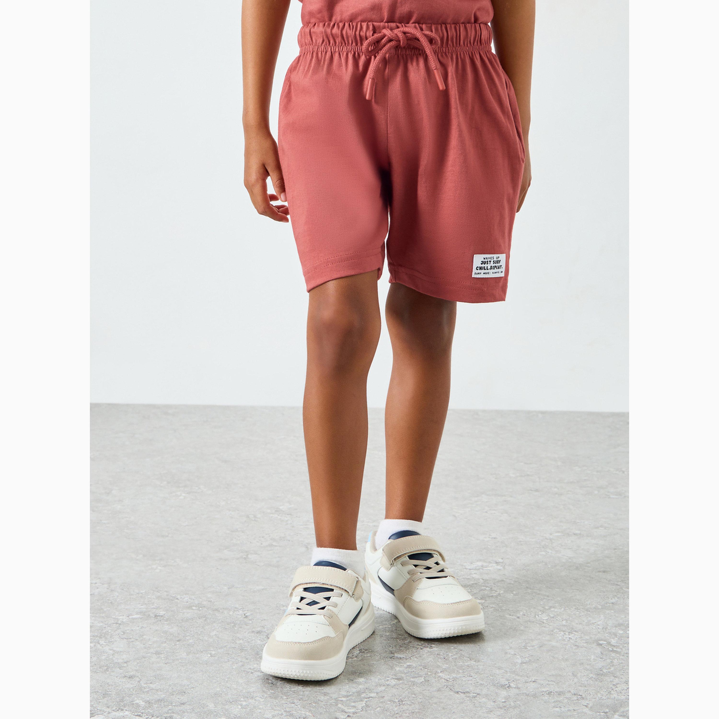 مجموعة من تيشيرت وشورت قطن بطبعات جرافيك للأولاد-boys-clothing-setsandcoords-image-4
