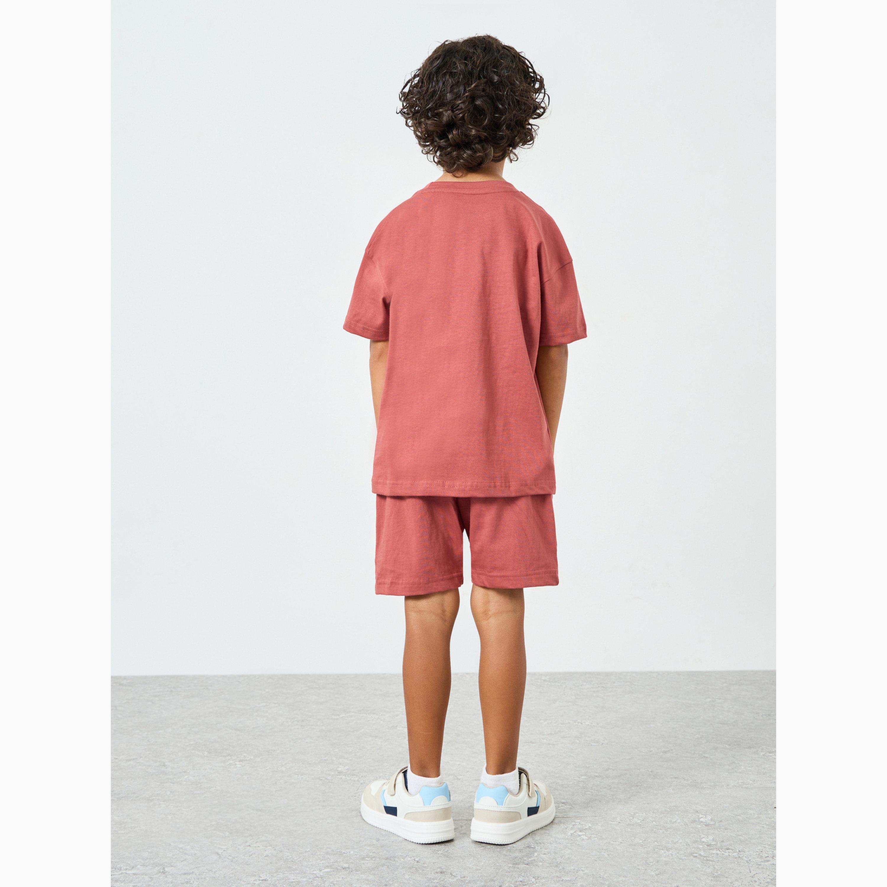مجموعة من تيشيرت وشورت قطن بطبعات جرافيك للأولاد-boys-clothing-setsandcoords-image-5