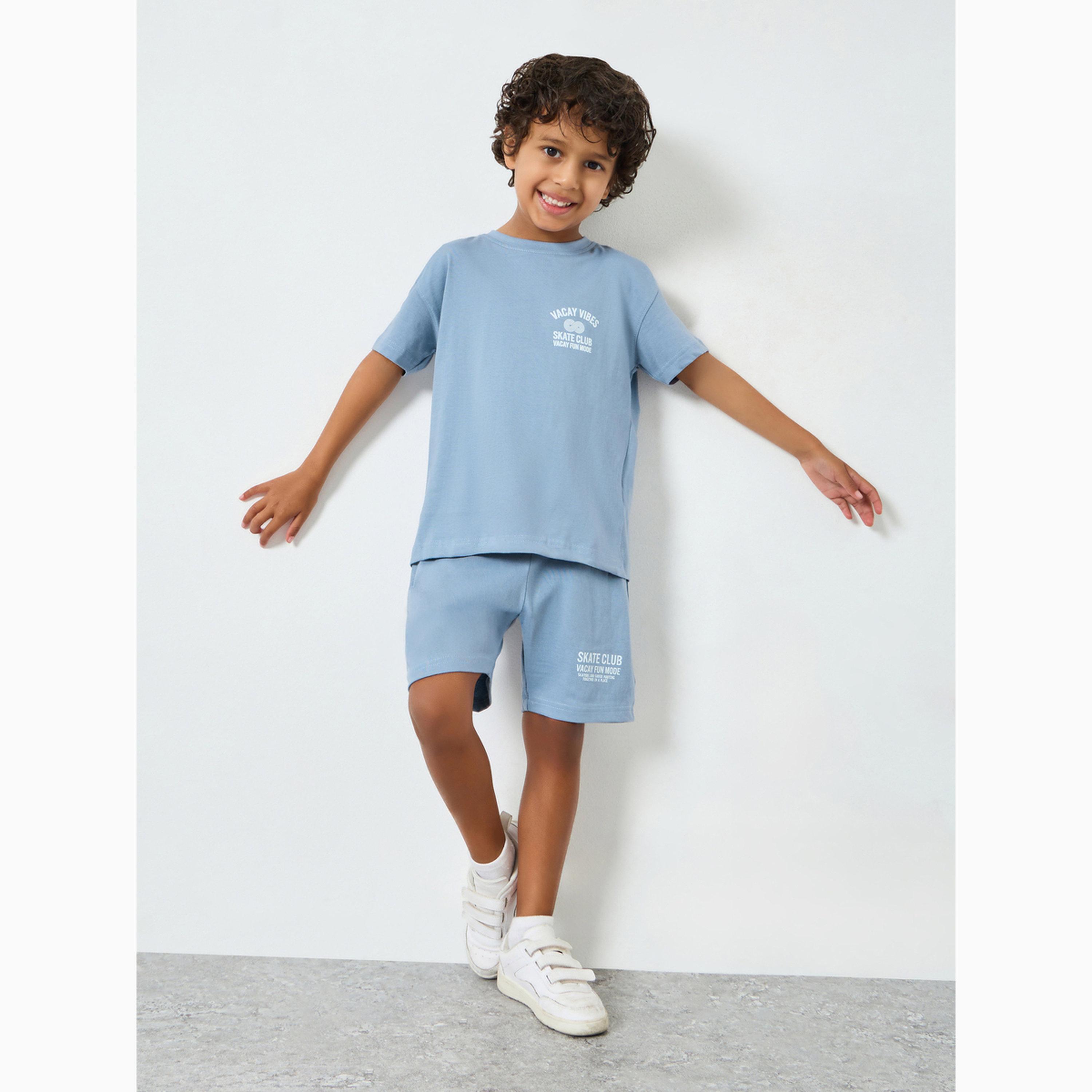 مجموعة من تيشيرت واسع وشورت بطبعات للأولاد-boys-clothing-setsandcoords-image-2