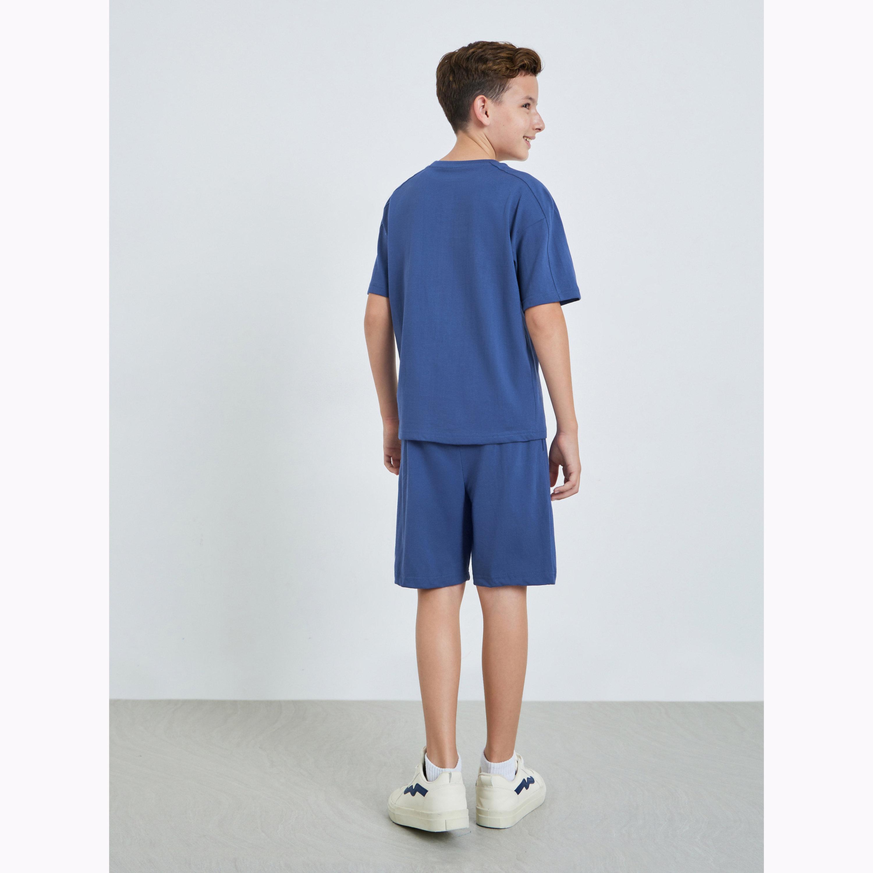 Styli Teen Boys Text Print Oversized T-Shirt and Shorts Set-boys-clothing-setsandcoords-image-3