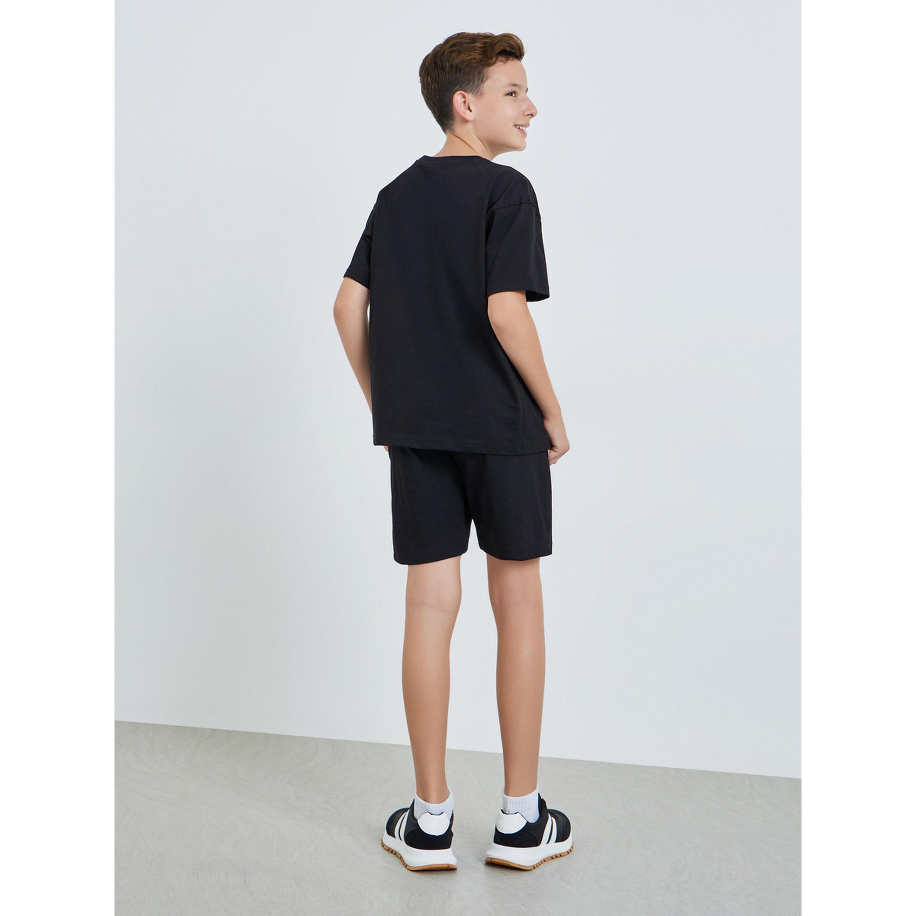 مجموعة من شورت وتيشيرت للأولاد بأكمام قصيرة-boys-clothing-setsandcoords-image-3
