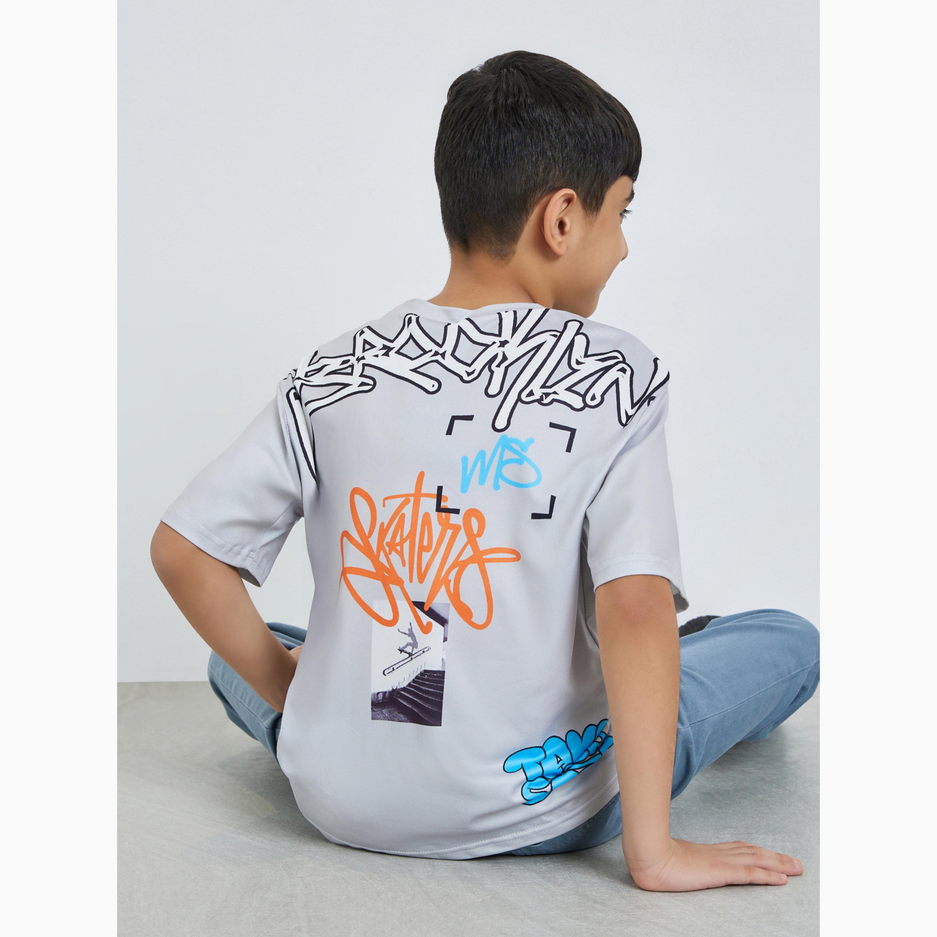 تيشيرت كبير الحجم بطبعة جرافيتي للأولاد-boys-clothing-tshirtsandpolos-image-3