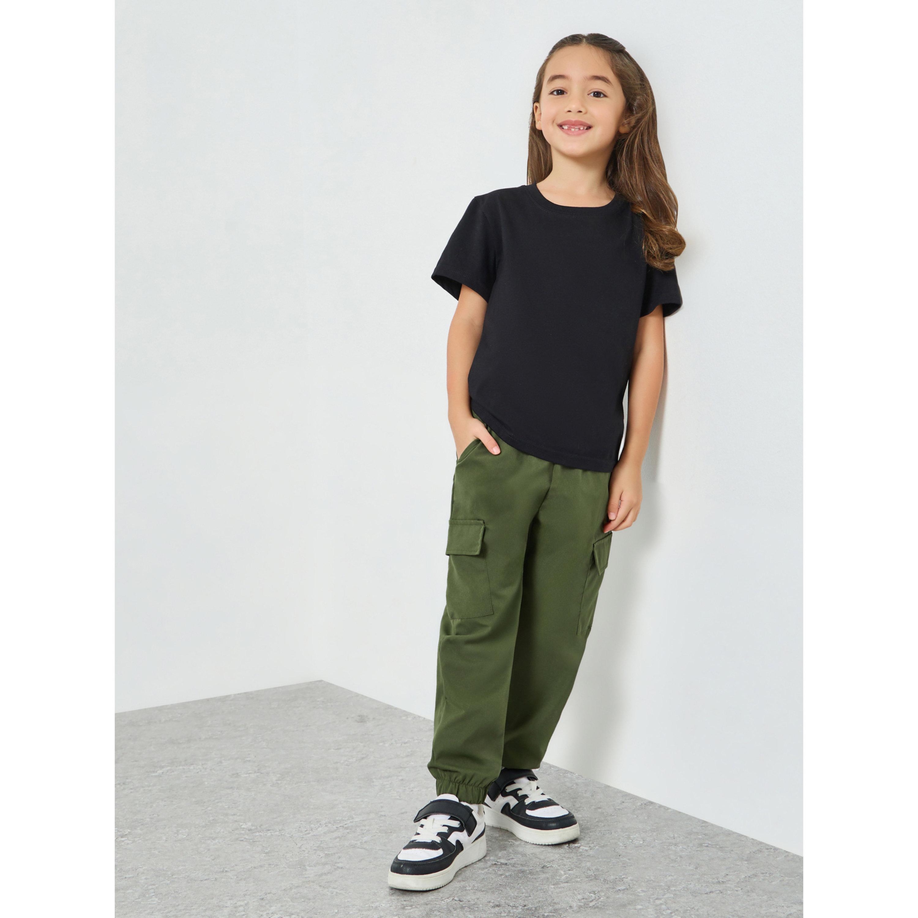 Styli Girls Green Solid Cargo Joggers-girls-clothing-bottoms-joggersandtrackpants-image-2