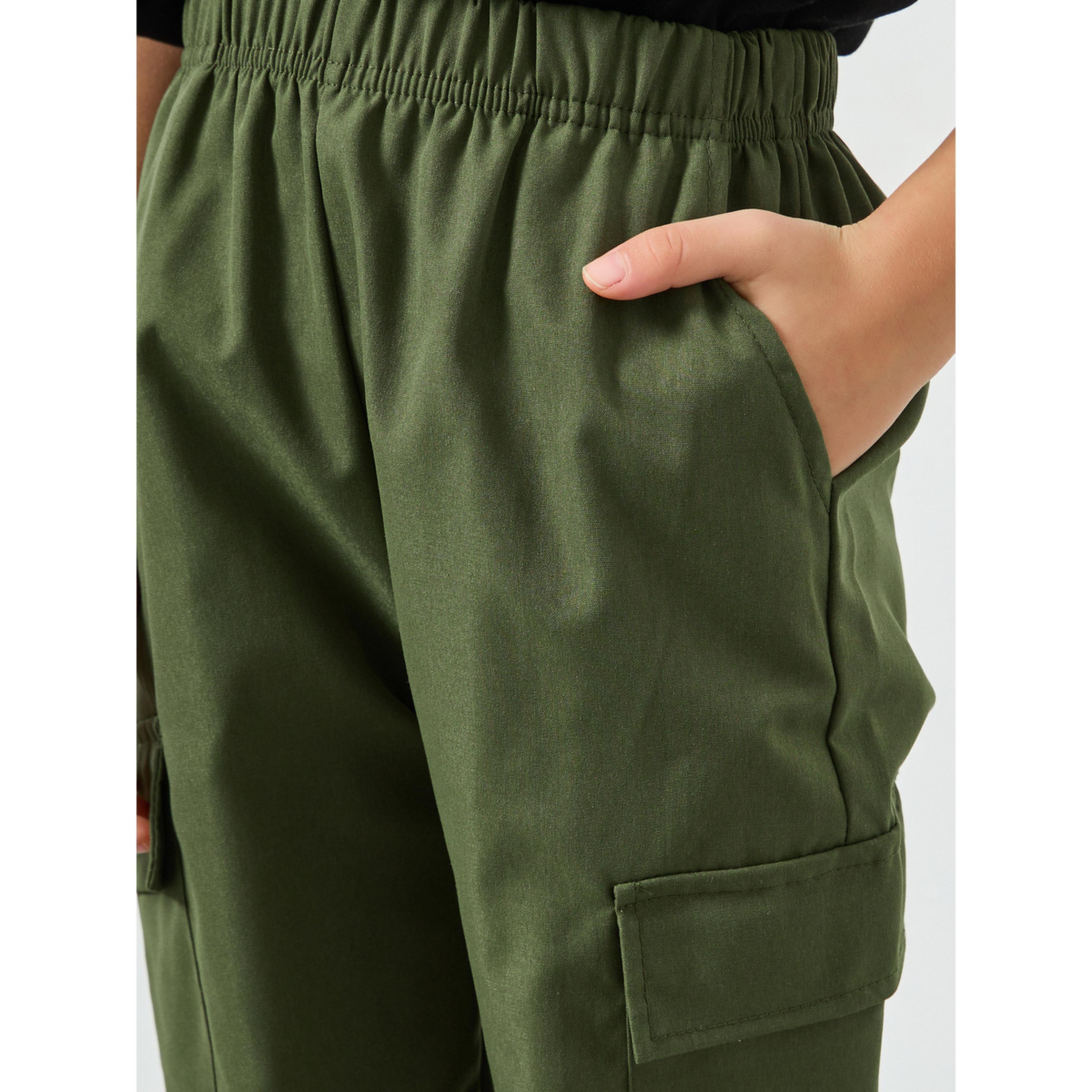 Styli Girls Green Solid Cargo Joggers-girls-clothing-bottoms-joggersandtrackpants-image-3