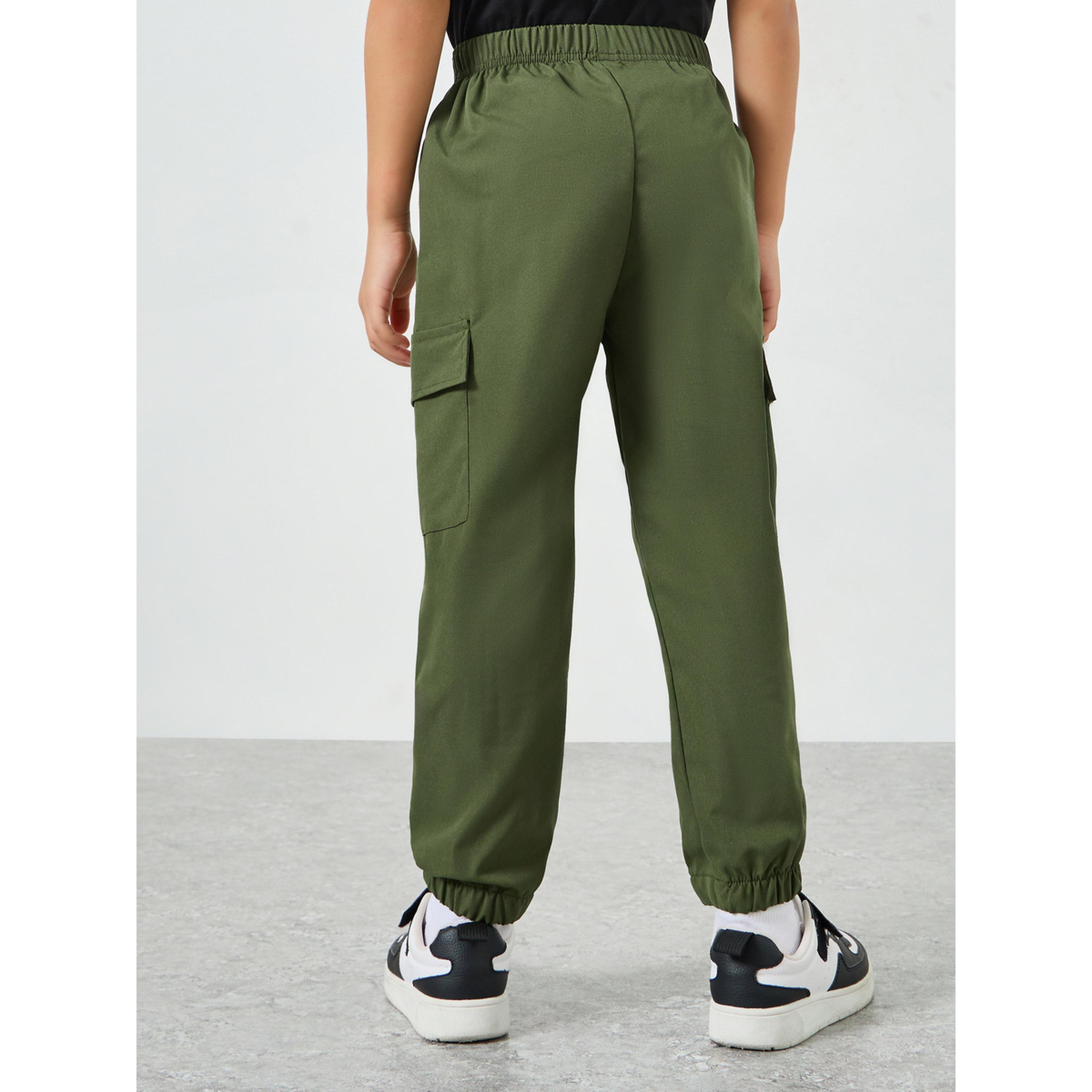 Styli Girls Green Solid Cargo Joggers-girls-clothing-bottoms-joggersandtrackpants-image-4