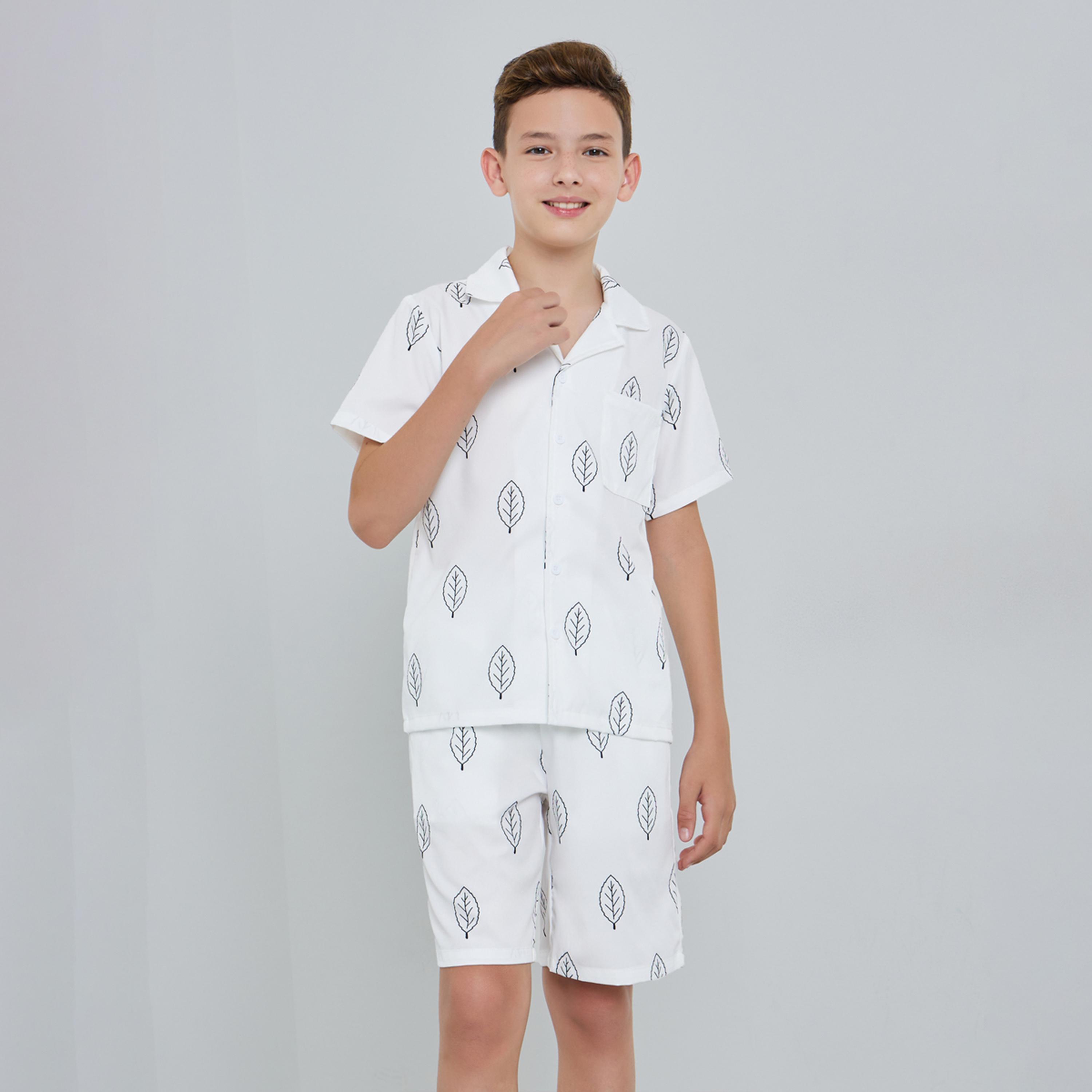 مجموعة من شورت وقميص بطبعة أوراق شجر للأولاد لون أبيض-boys-clothing-setsandcoords-image-1
