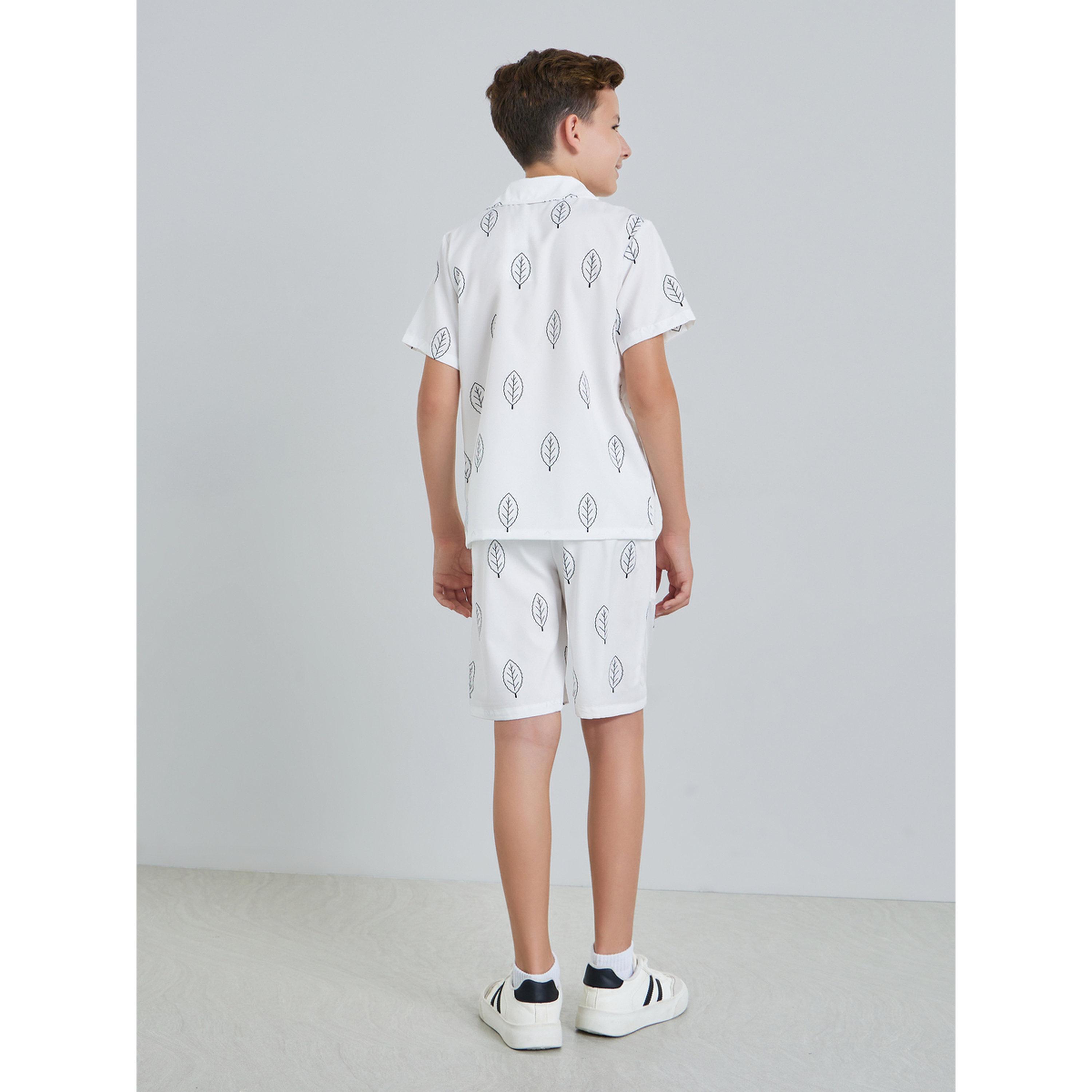 مجموعة من شورت وقميص بطبعة أوراق شجر للأولاد لون أبيض-boys-clothing-setsandcoords-image-3